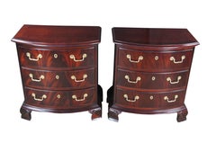 Thomasville Georgian Style Flame Mahogany Bow Front Bedside Chests Nightstands