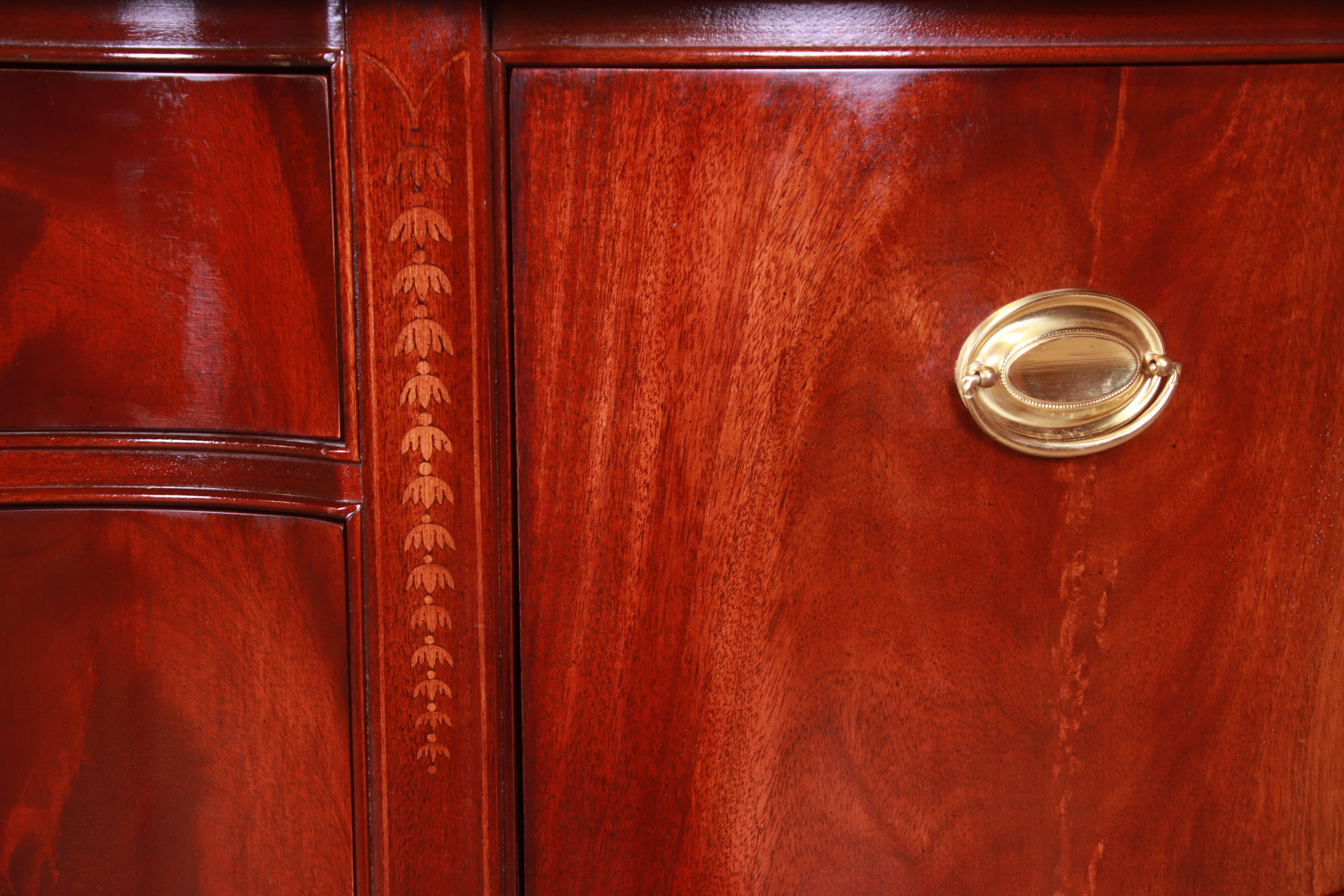 Thomasville Hepplewhite Flame Mahogany Sideboard Credenza with Brass Gallery 9