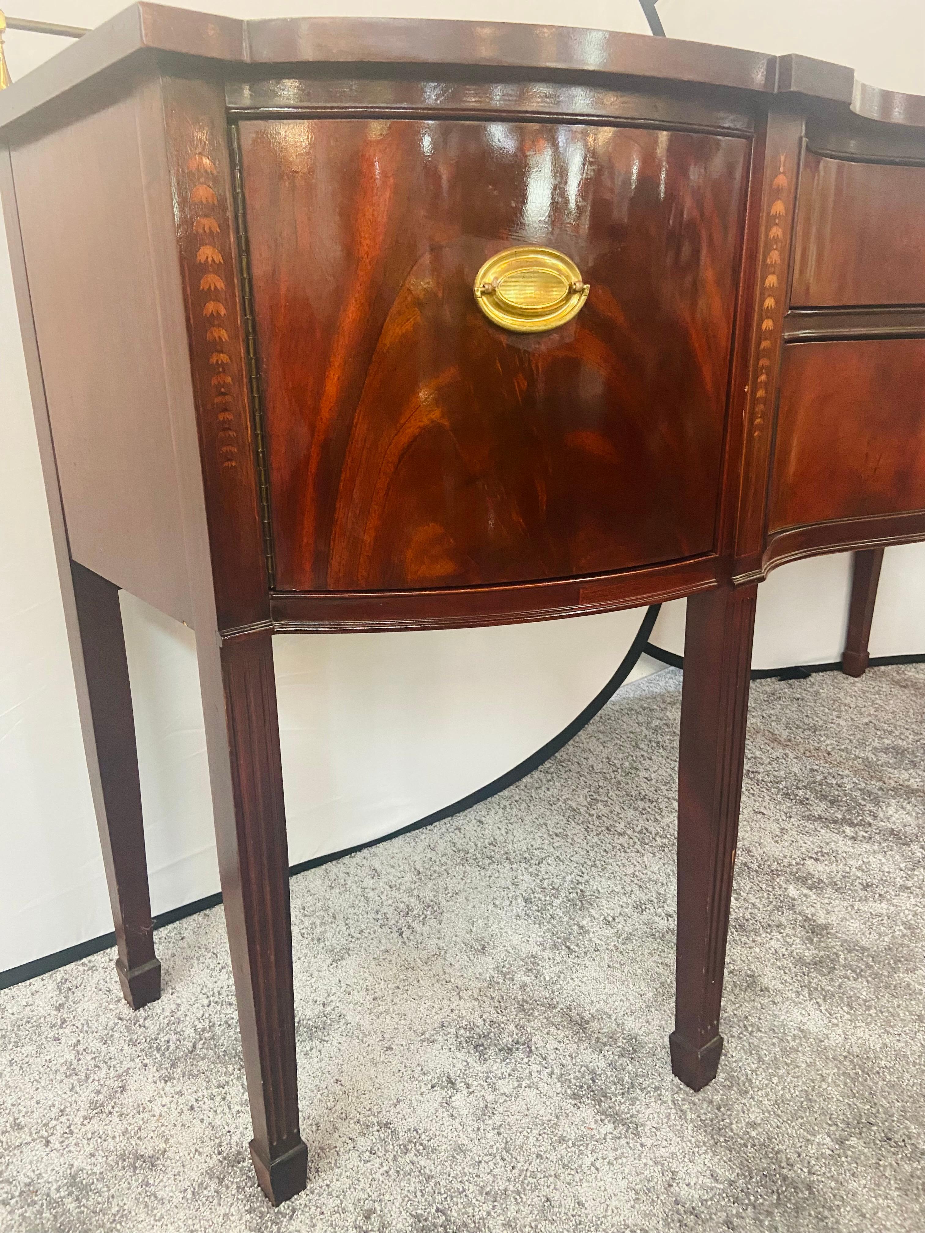 Thomasville Hepplewhite Style Inlaid Mahogany Sideboard, Console or Buffet 3