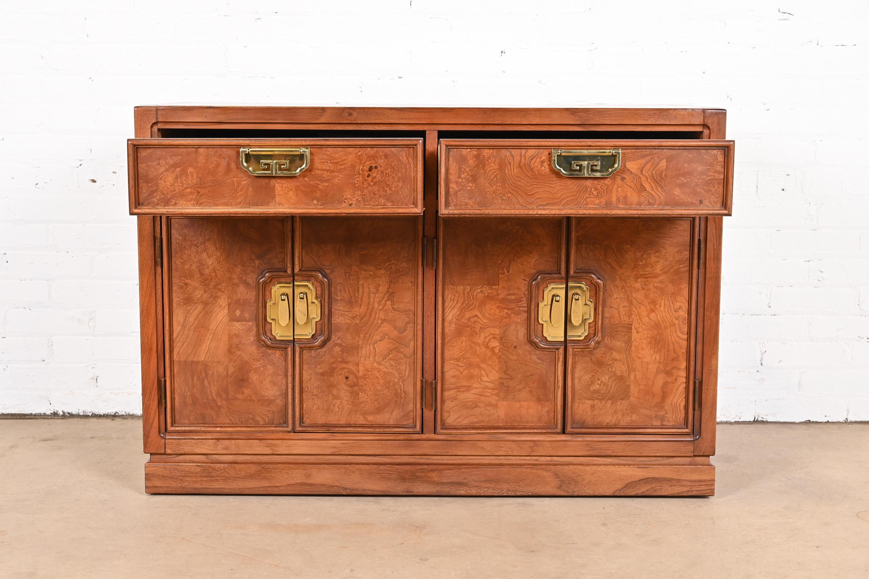 Thomasville Hollywood Regency Chinoiserie Burl Wood Buffet Server or Bar Cabinet In Good Condition In South Bend, IN