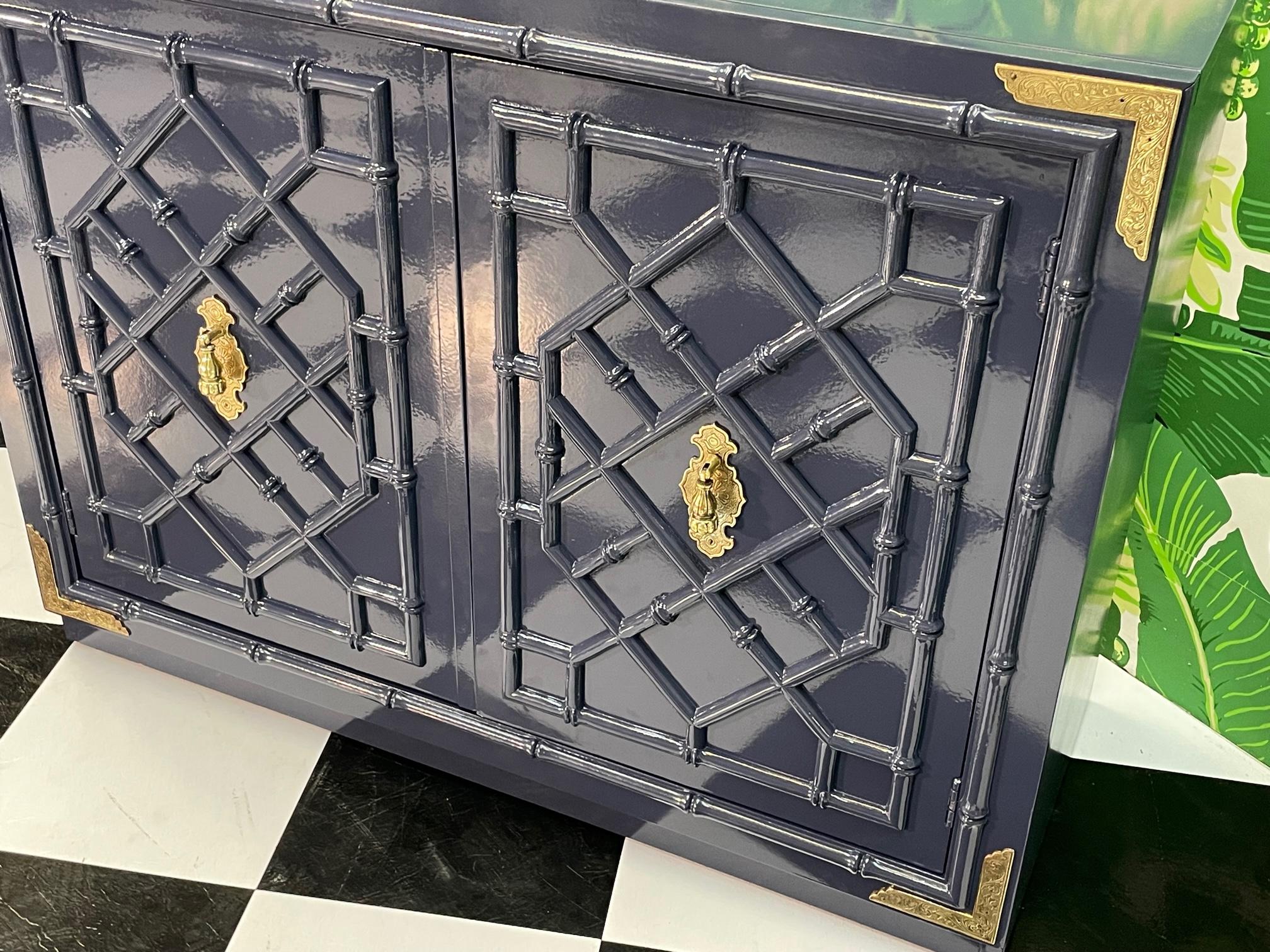 Thomasville Huntley Faux Bamboo Chinoiserie Campaign Cabinets In Good Condition For Sale In Jacksonville, FL