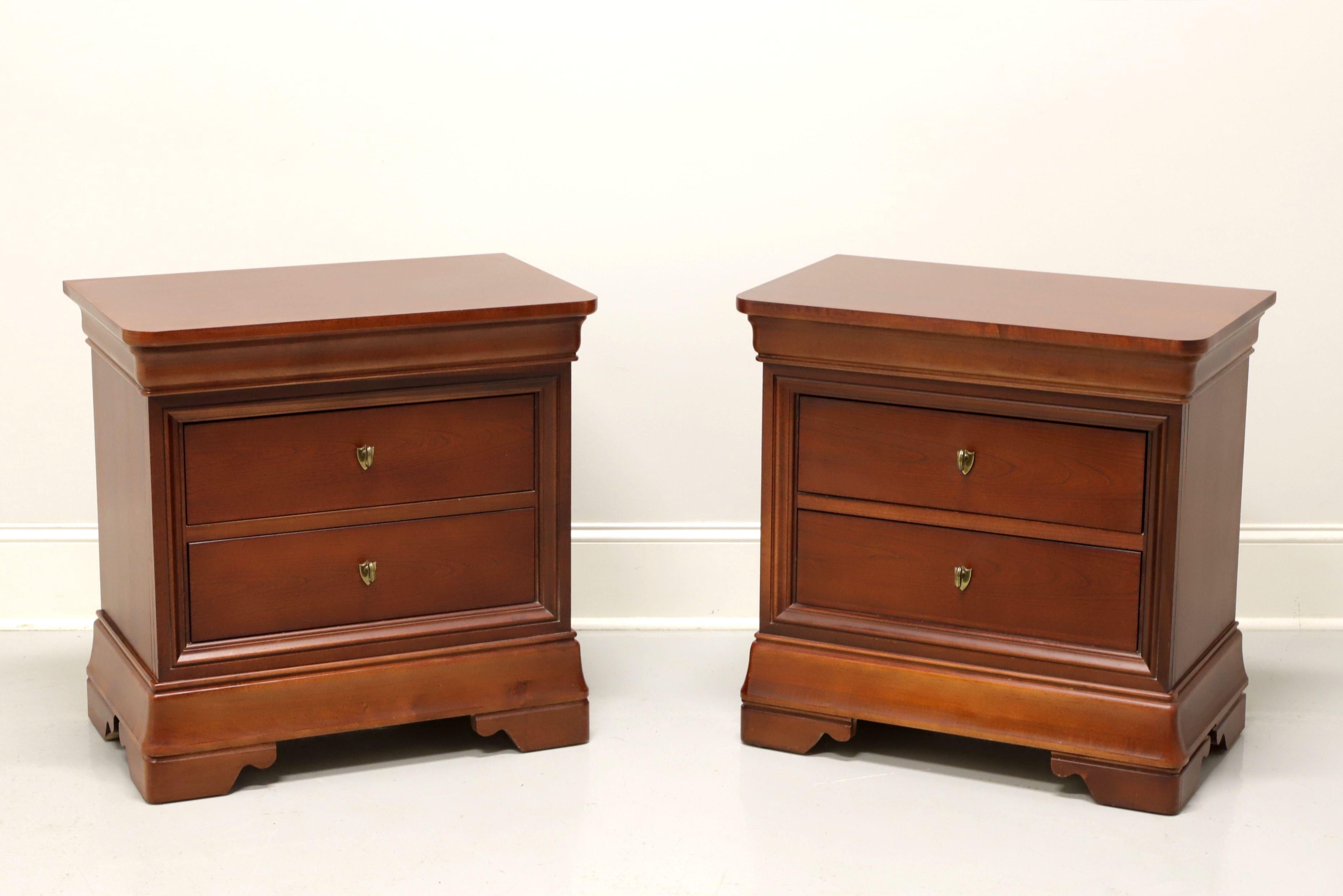THOMASVILLE Impressions Martinique Louis Phillippe Cherry Nightstands - Pair 4