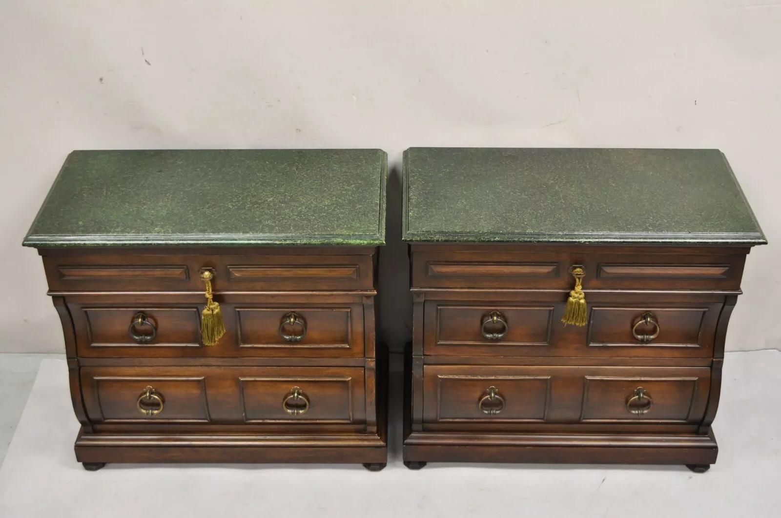 Thomasville Italian Regency Serpentine Green Faux Marble Commode Nightstand Pair In Good Condition In Philadelphia, PA