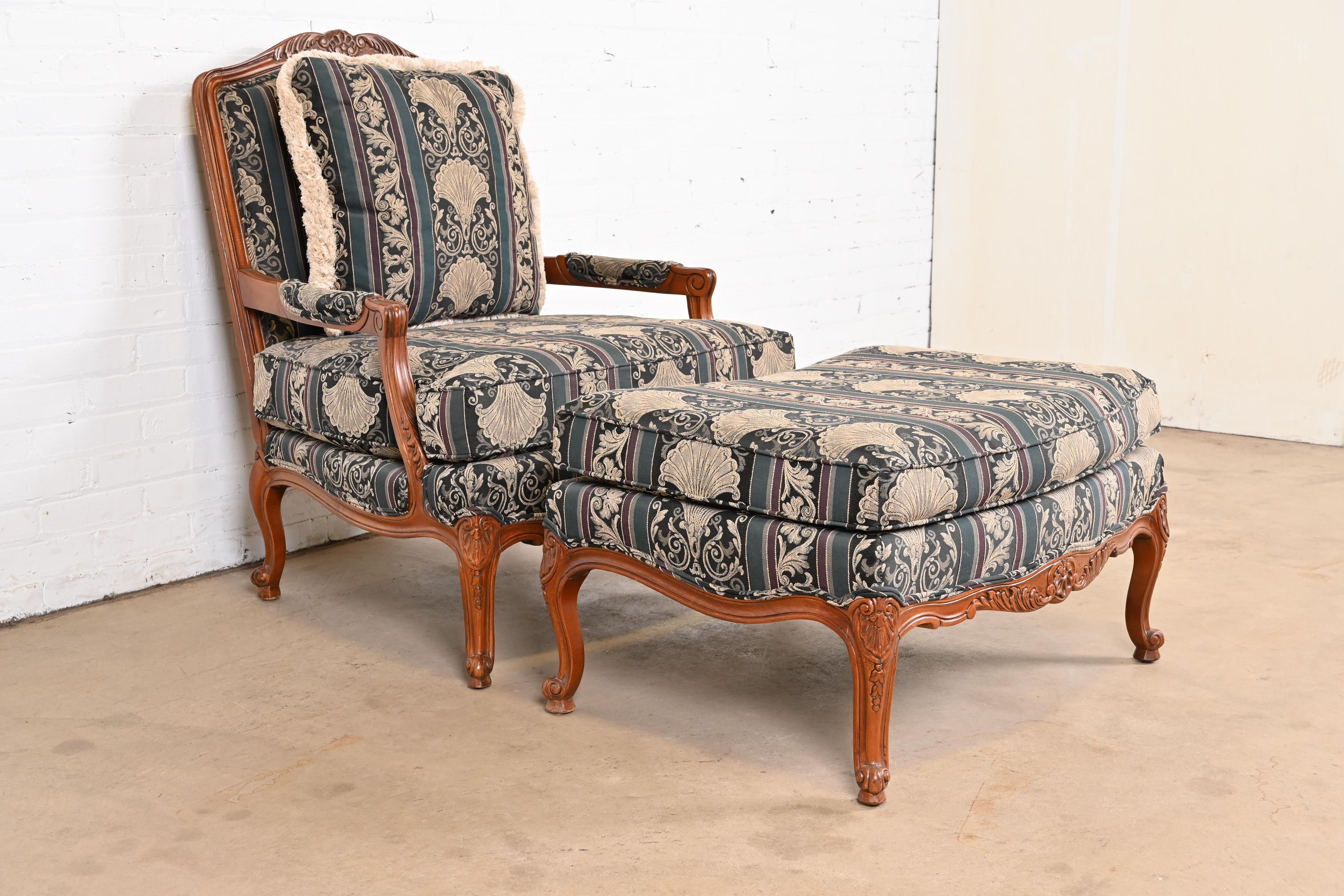 A gorgeous French Provincial Louis XV style upholstered bergere or lounge chair with ottoman

By Thomasville

USA, late 20th century

Walnut frame, with floral patterned upholstery.

Measures:
Chair - 33