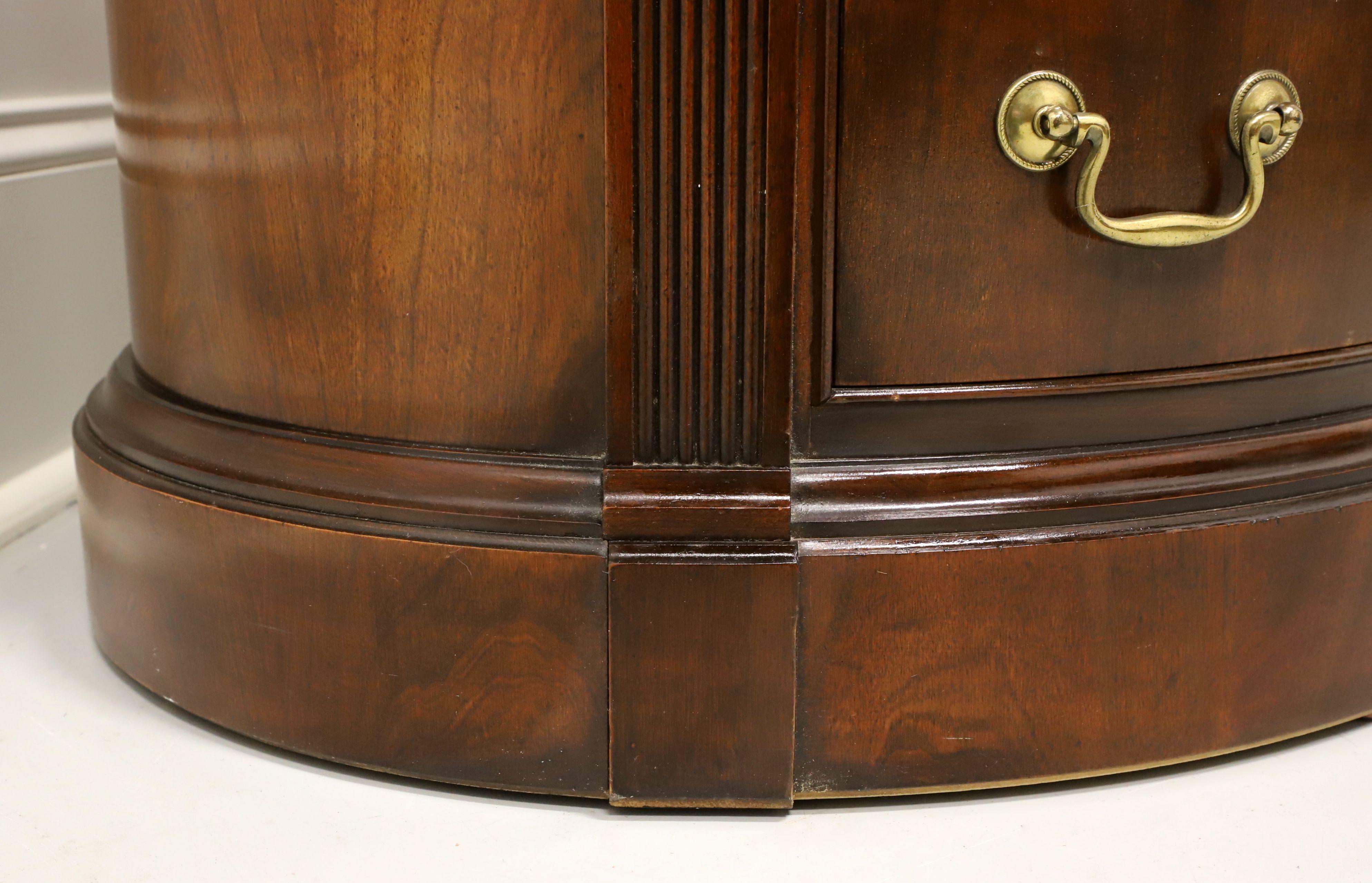 20th Century THOMASVILLE Mahogany Chippendale Oval Chairside Chest For Sale