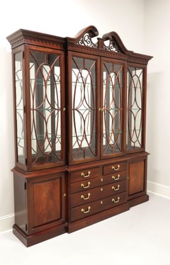 THOMASVILLE Mahogany Chippendale Style Breakfront China Cabinet