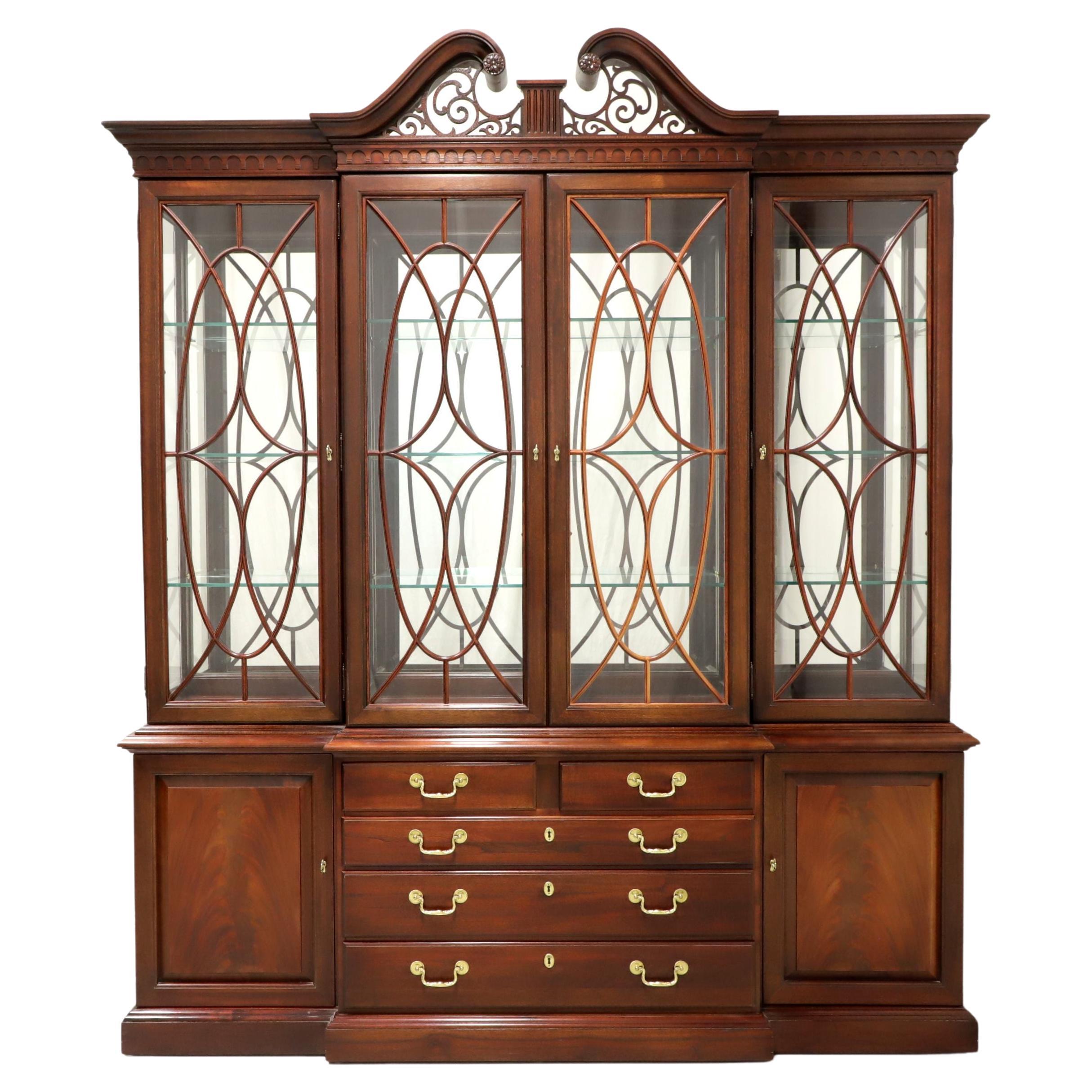 THOMASVILLE Mahogany Chippendale Style Breakfront China Cabinet