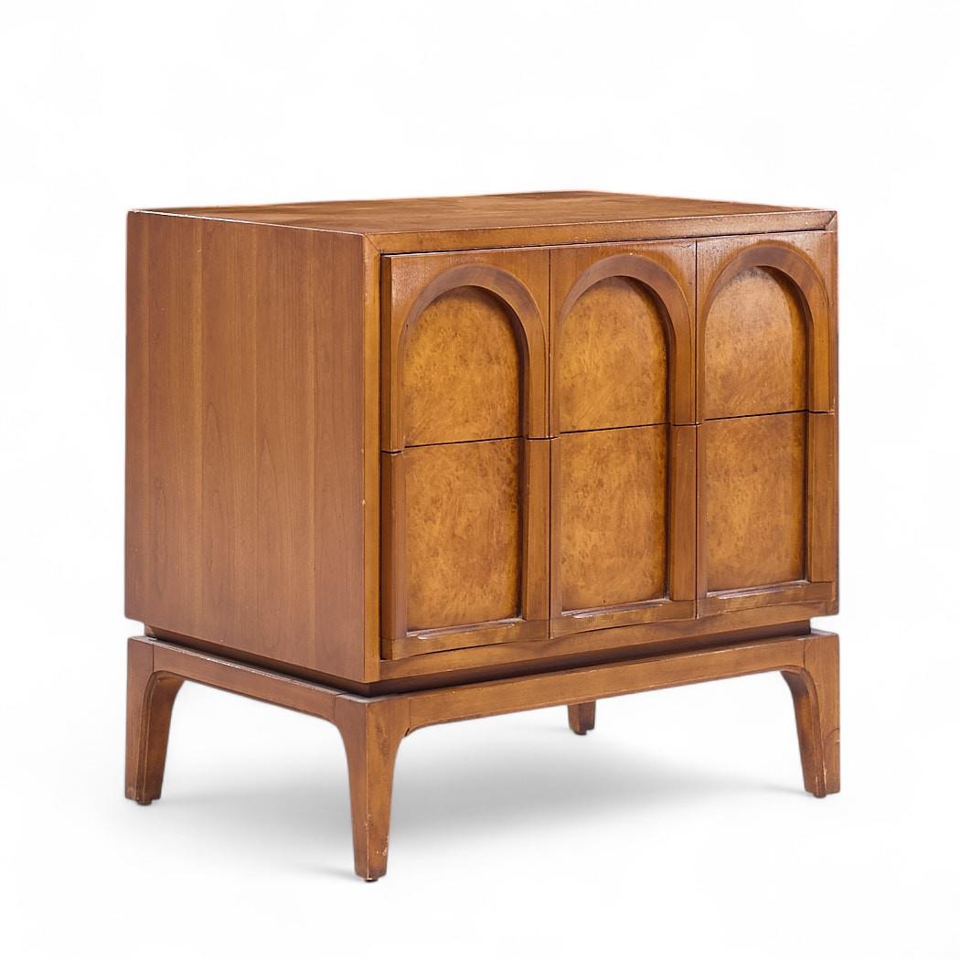 20th Century Thomasville Mid Century Arched Walnut and Burlwood Nightstands - Pair For Sale