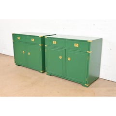 Thomasville Mid-Century Hollywood Regency Campaigner Grün lackiert Bar Schränke