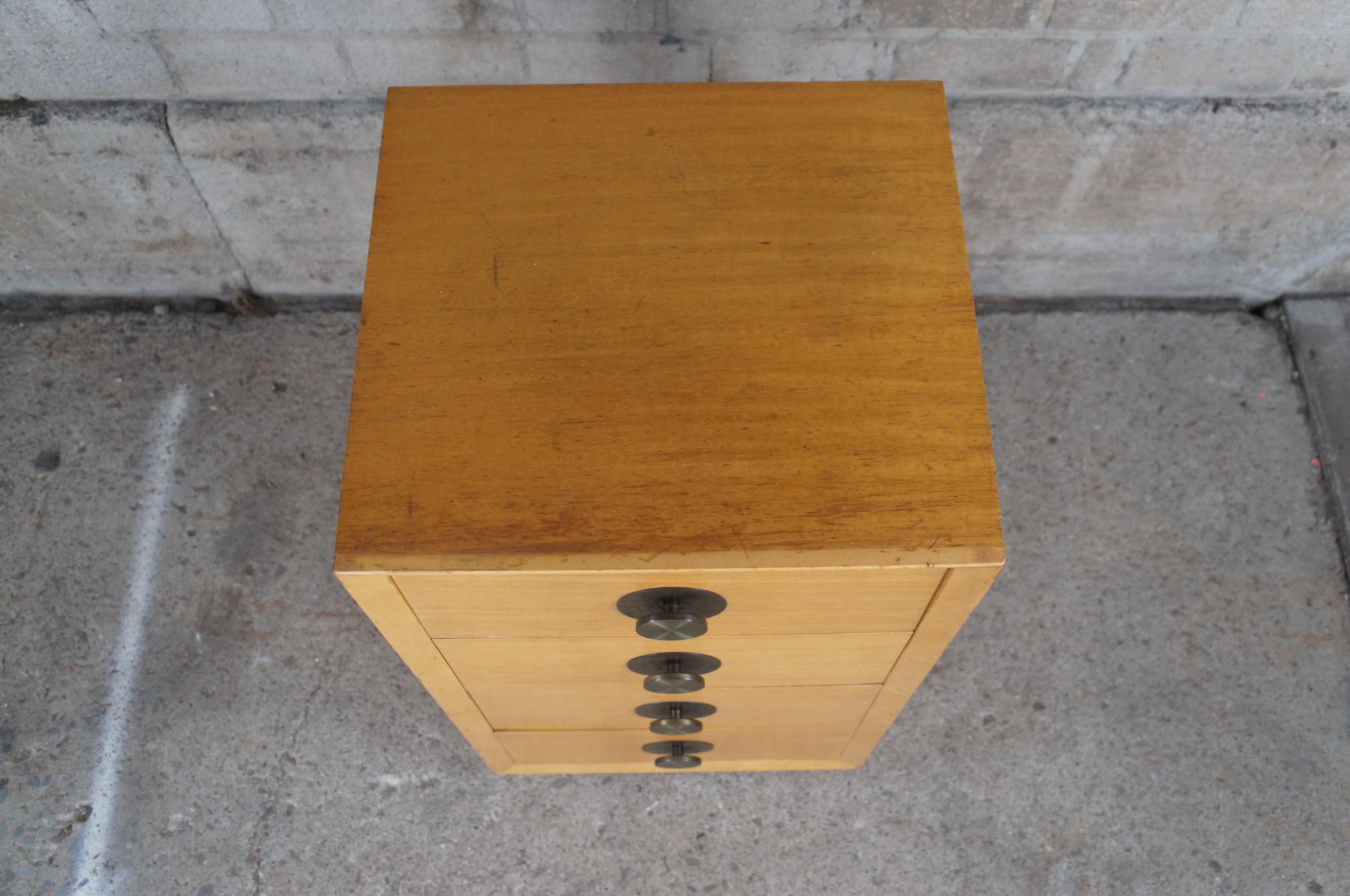 Brass Thomasville Mid-Century Modern Blonde Maple 4 Drawer Nightstand Side End Table