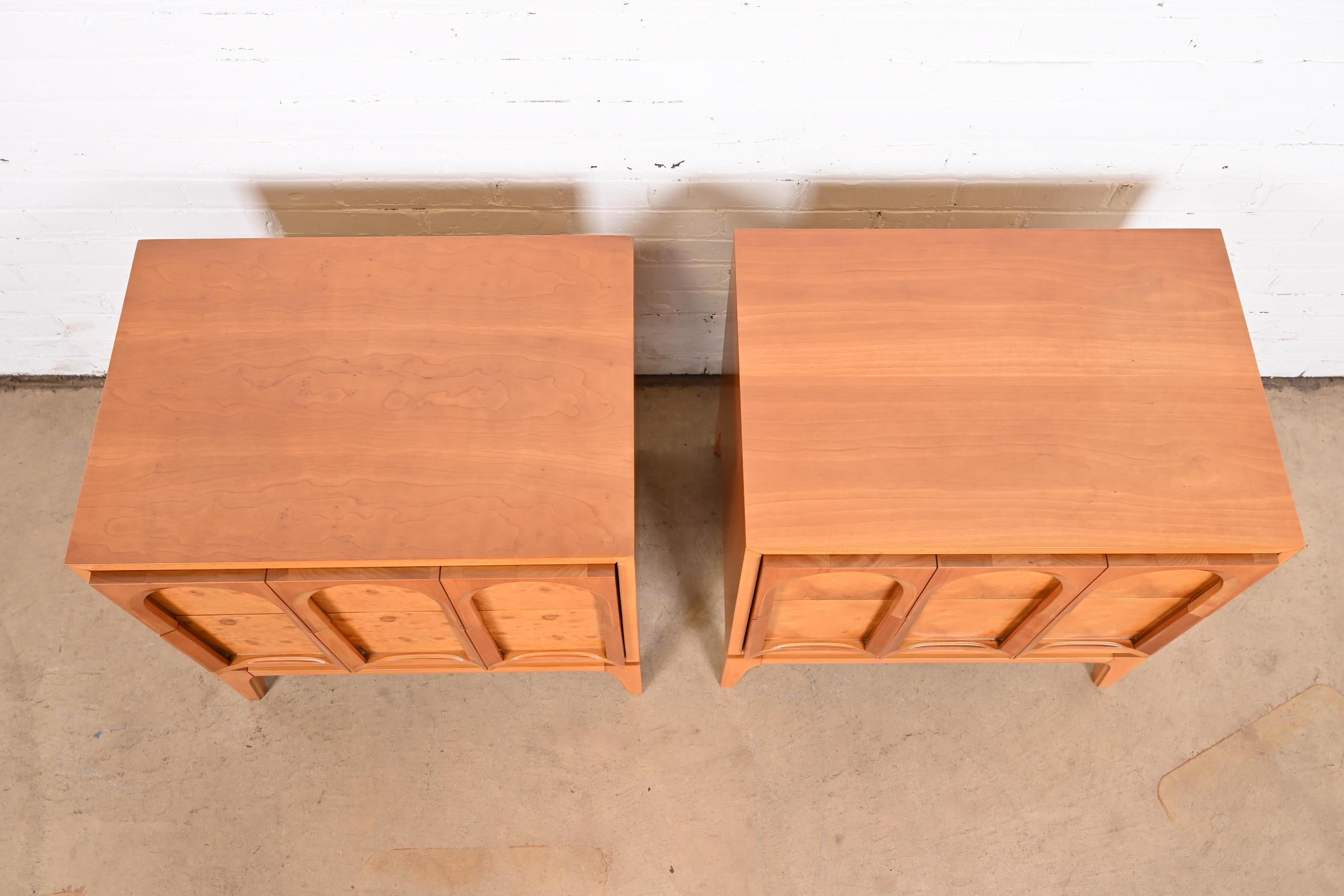 Thomasville Mid-Century Modern Burl Wood Nightstands, Newly Refinished For Sale 5