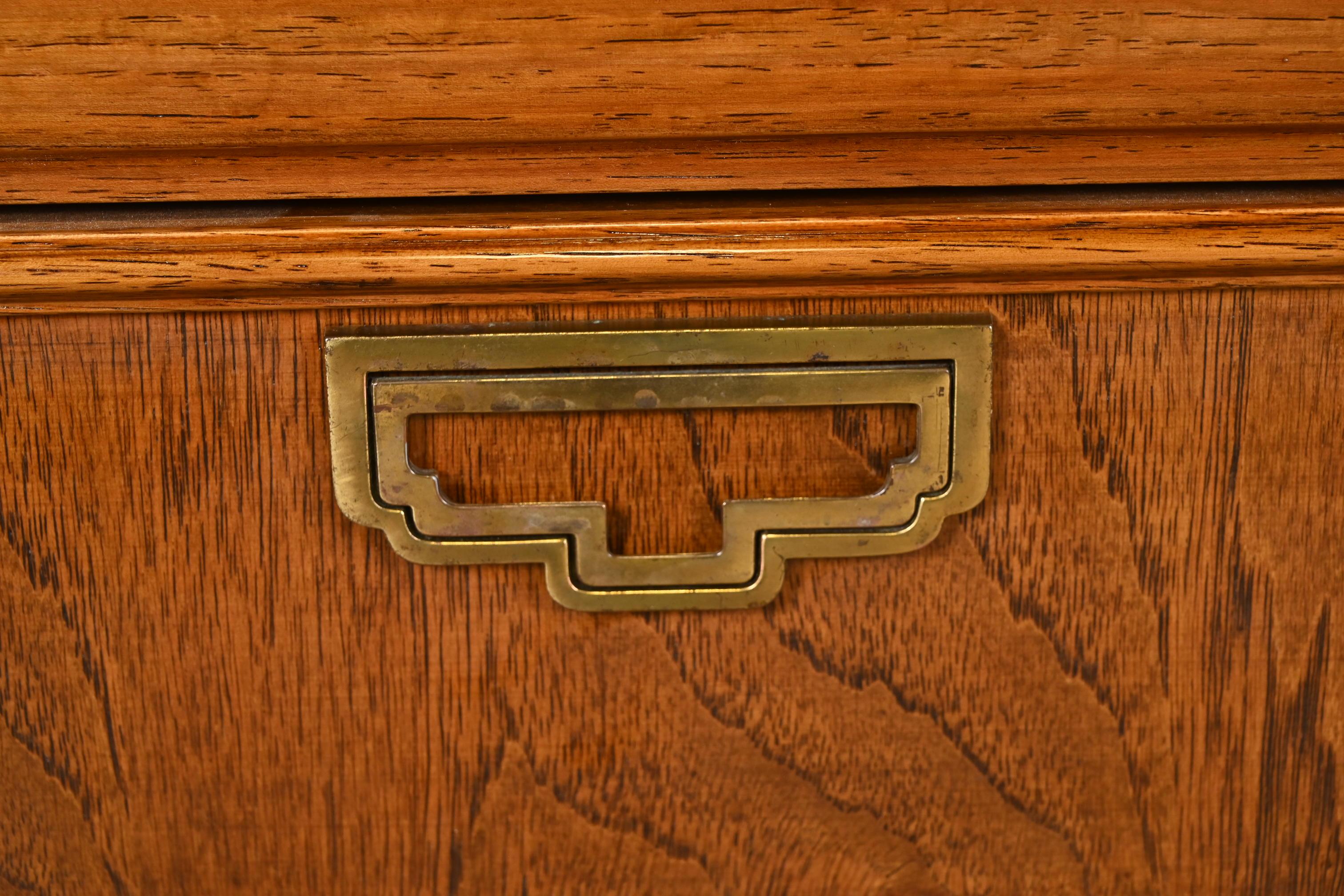 Paire de tables de nuit de campagne de style The Modernity Hollywood Regency, paires en vente 3