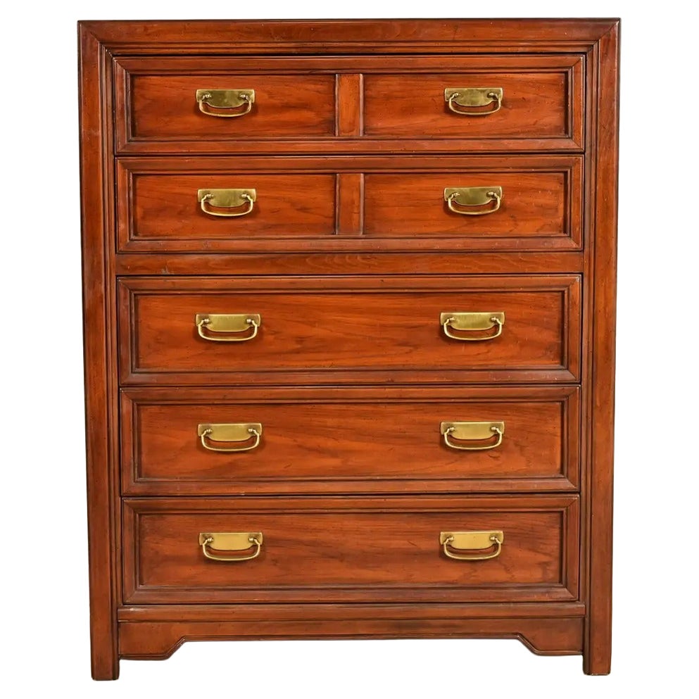 Thomasville Comò Highboy in legno di noce in stile Hollywood Regency moderno e di metà secolo