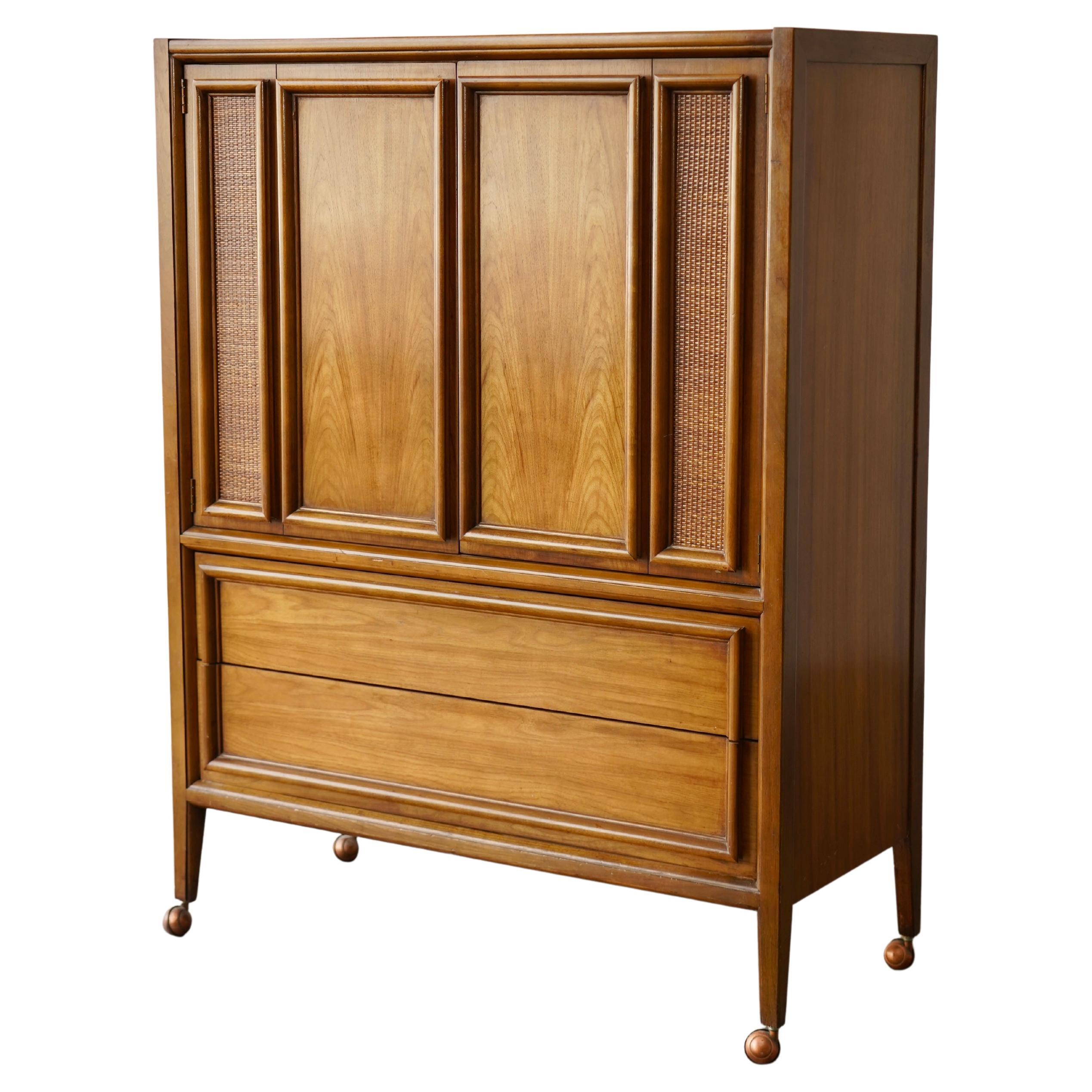 Thomasville Mid-Century Modern Walnut
Cane Gentleman’s Chest / Highboy Dresser