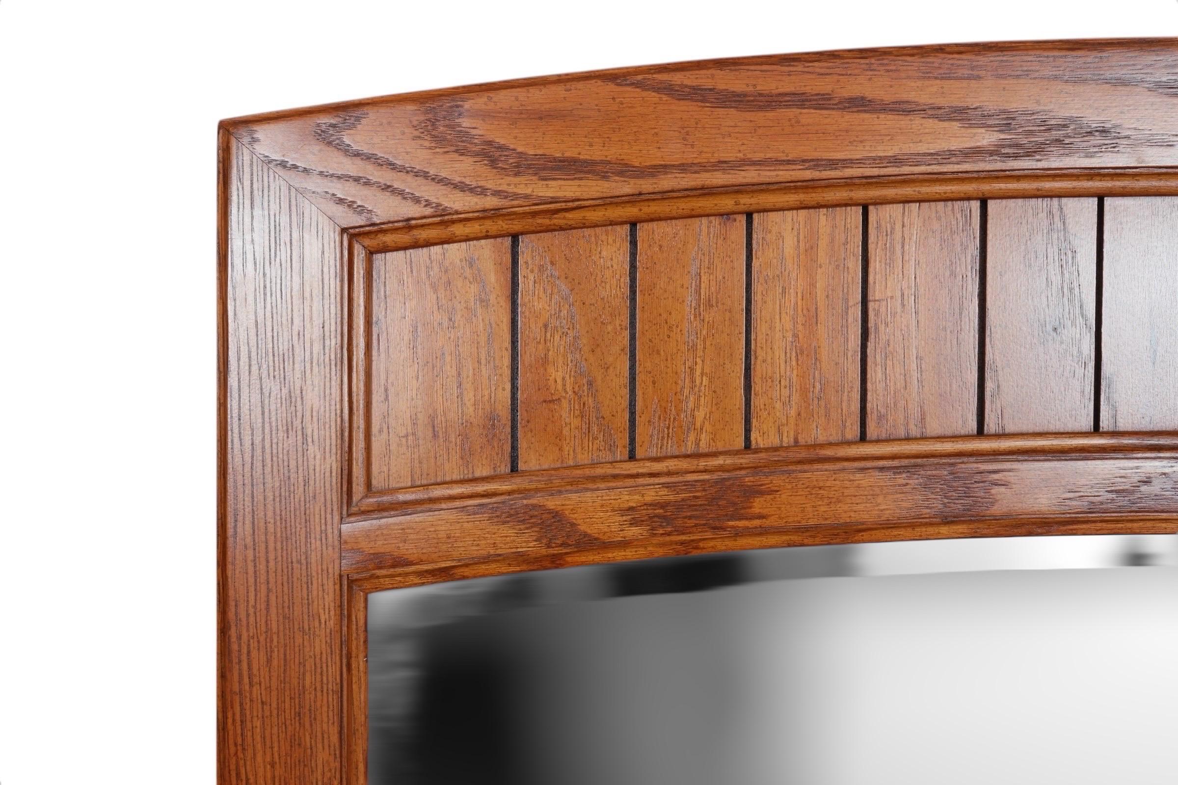 Américain Miroir mural en Oak Oak du milieu du siècle en vente
