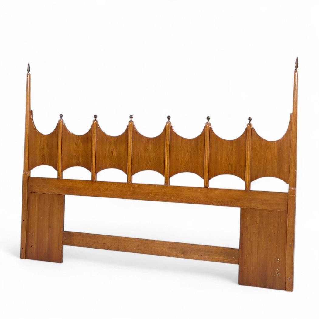 Mid-Century Modern Thomasville Mid Century Sculpted Walnut and Brass King Headboard For Sale