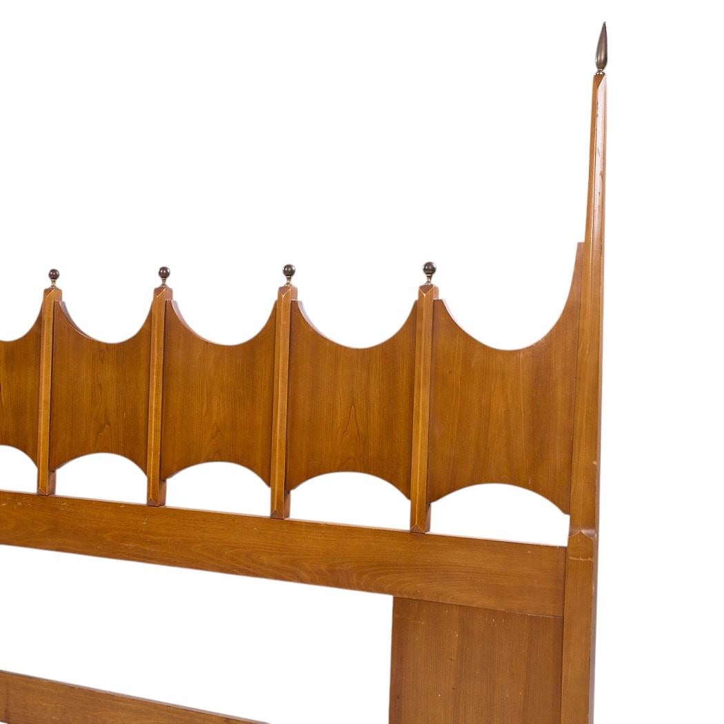 Thomasville Mid Century Sculpted Walnut and Brass King Headboard In Good Condition For Sale In Countryside, IL