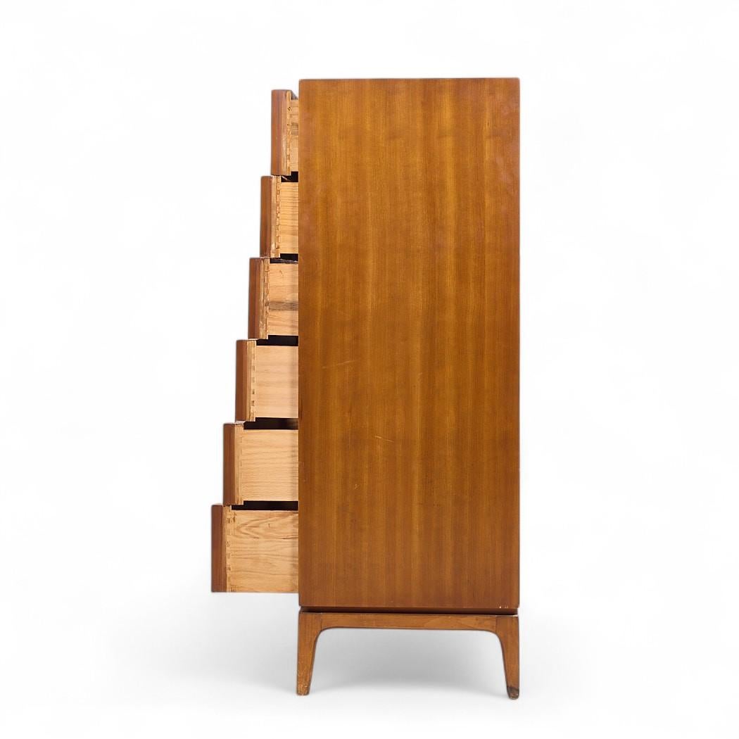 Thomasville Mid Century Sculptural Arched Walnut and Burlwood Highboy Dresser In Good Condition For Sale In Countryside, IL