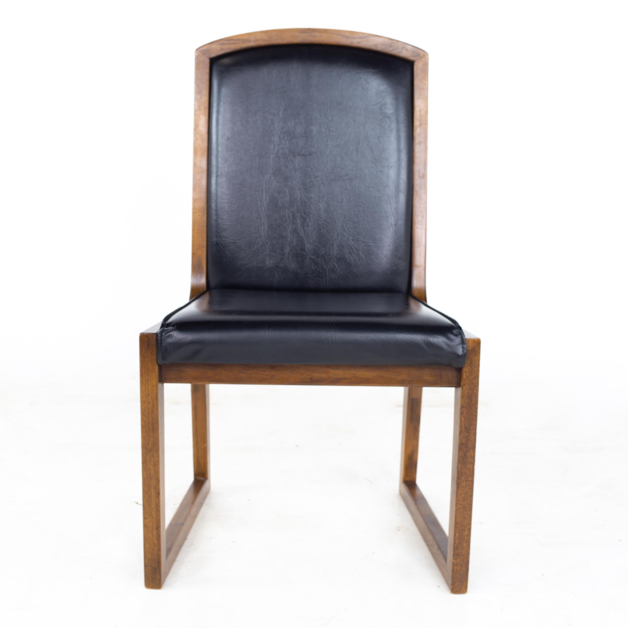 Thomasville Mid Century Walnut and Black Naugahyde Sleigh Leg Dining Chairs, Se For Sale 2