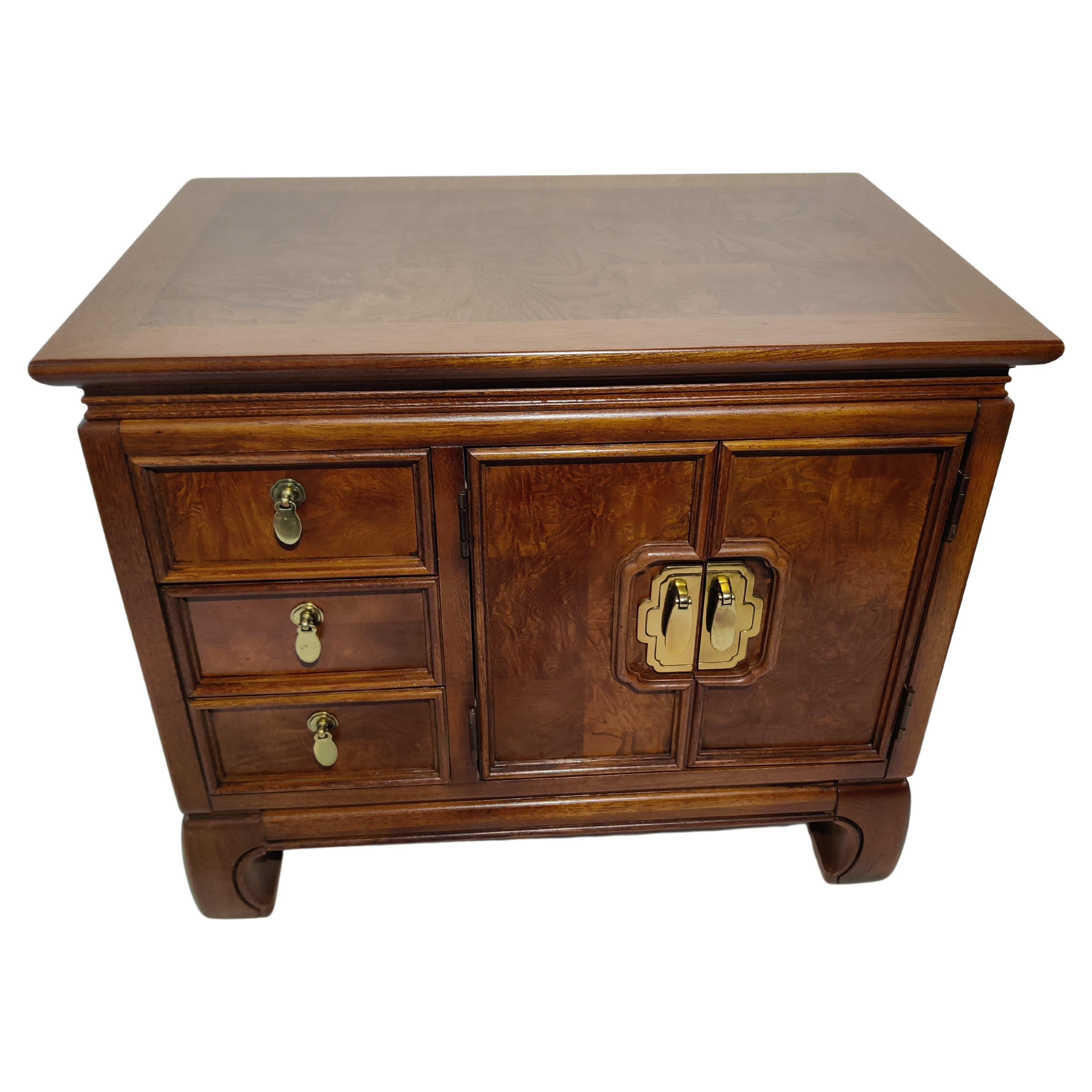 Thomasville Mystique Chinoiserie Solid Cherry End Table / Nightstand