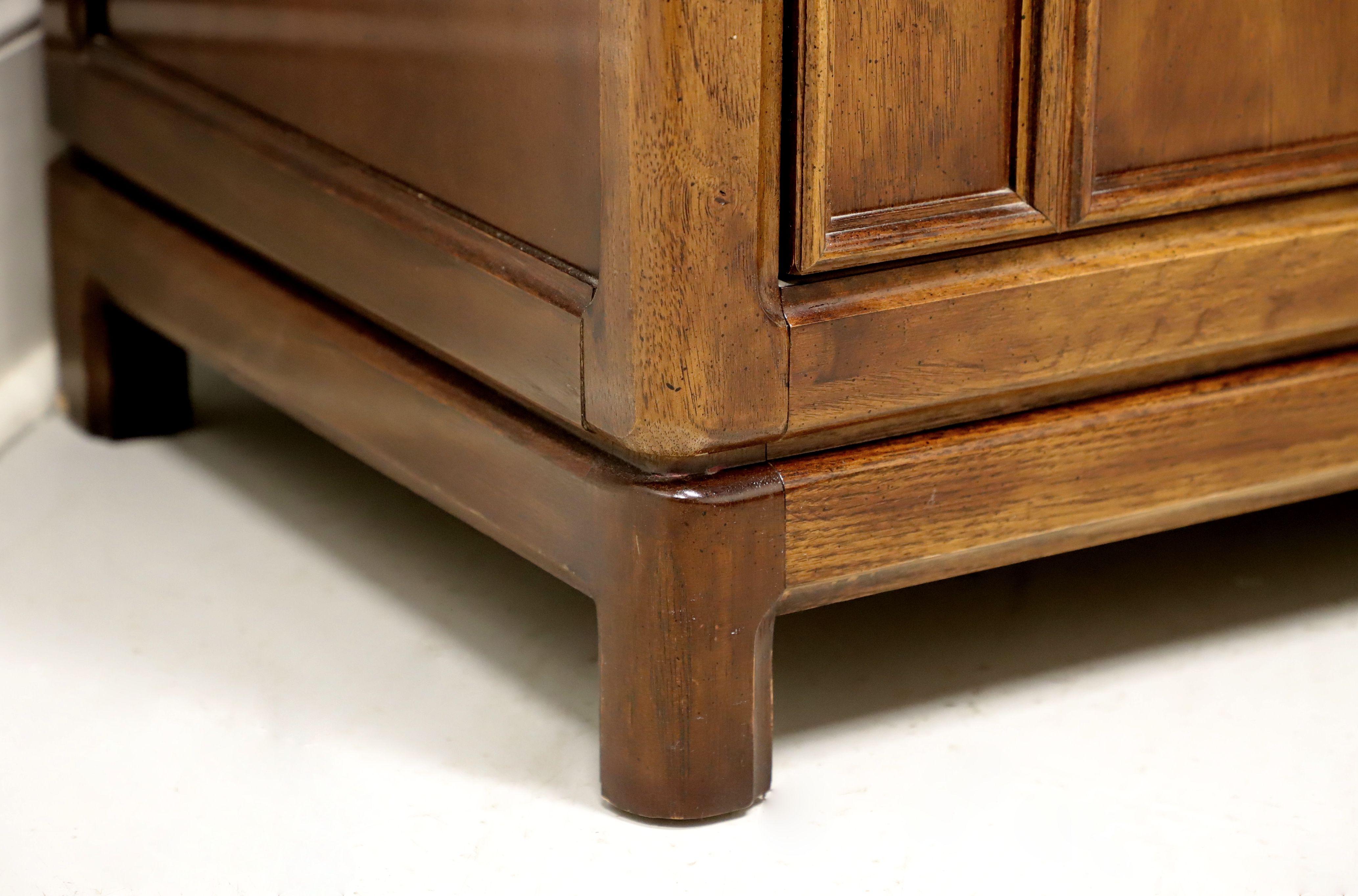 THOMASVILLE Mystique Oak Parquetry Asian Influenced Chest of Drawers In Good Condition In Charlotte, NC