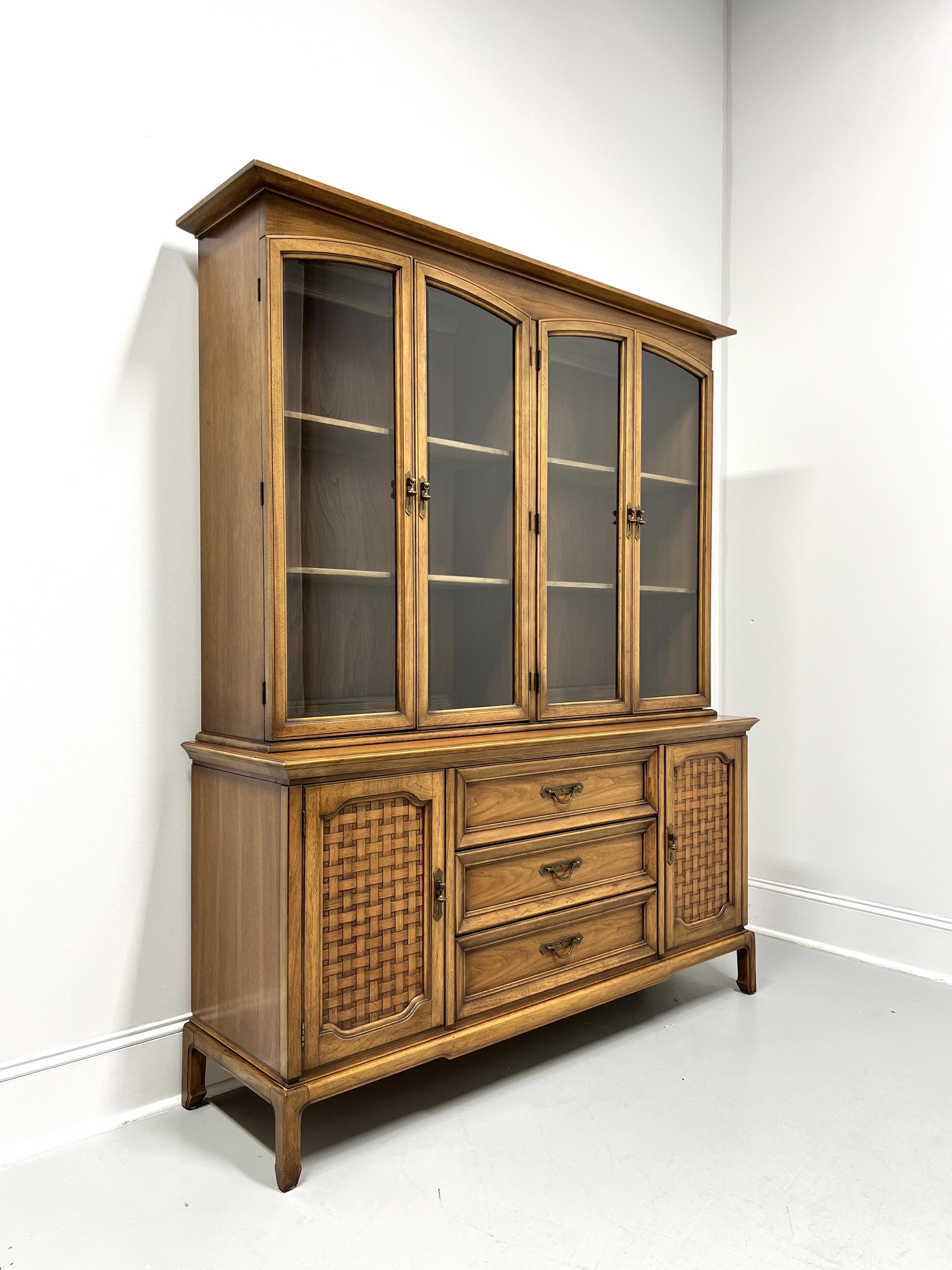 THOMASVILLE Pecan Mid 20th Century Modern MCM China Cabinet For Sale 5