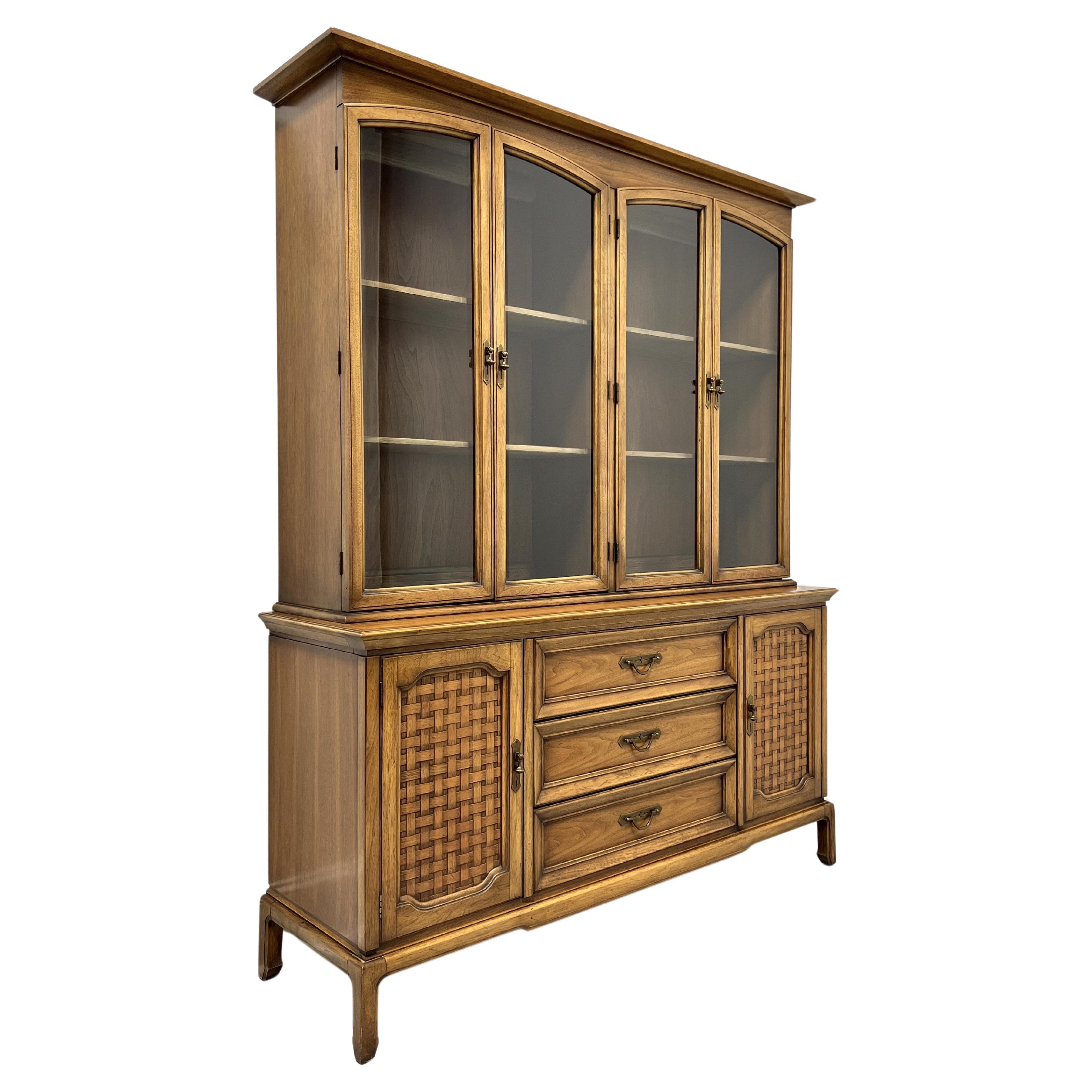 THOMASVILLE Pecan Mid 20th Century Modern MCM China Cabinet For Sale