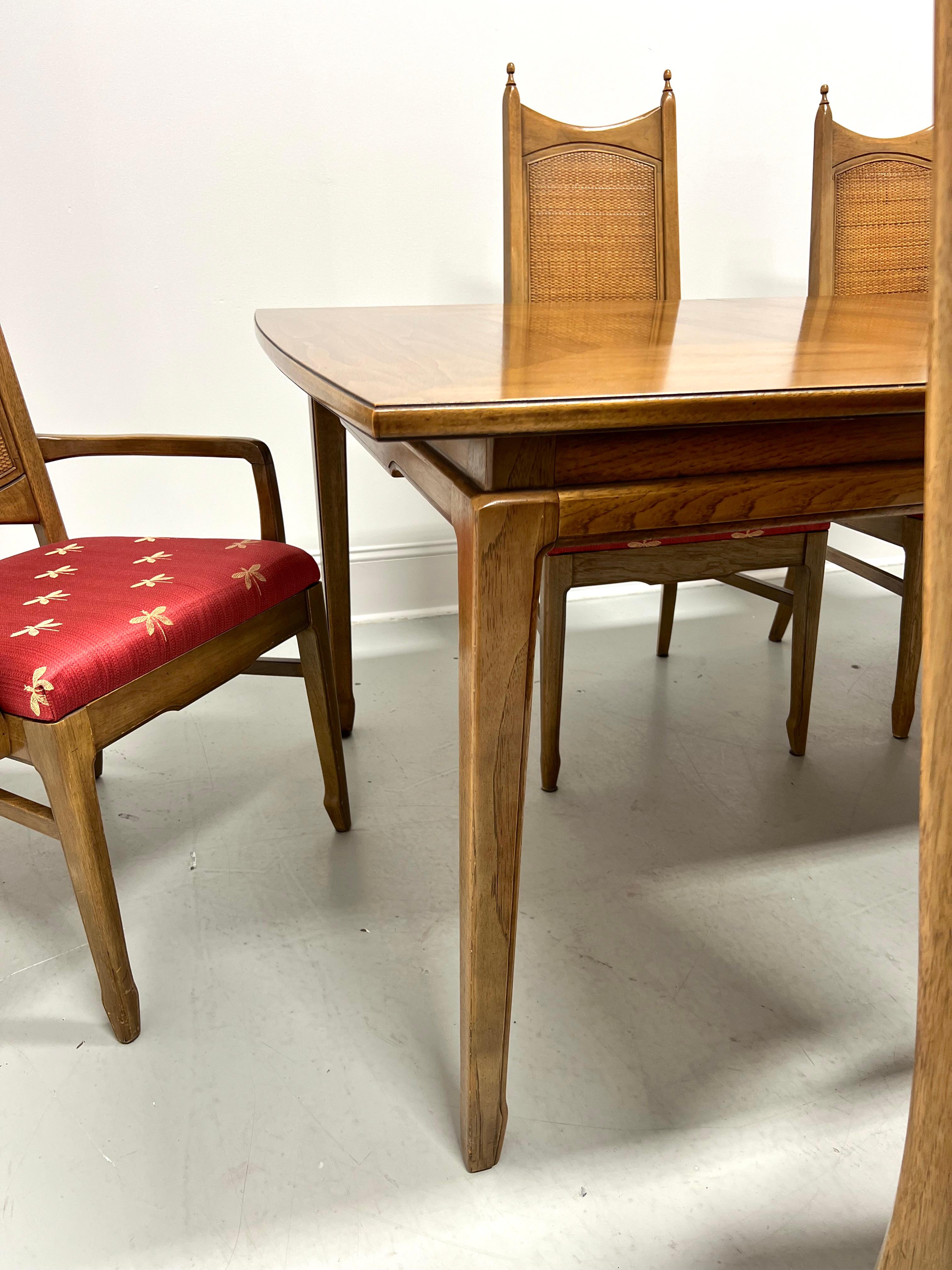 THOMASVILLE Pecan Mid 20th Century Modern MCM Dining Table Set with 6 Chairs In Good Condition For Sale In Charlotte, NC