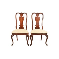 Thomasville Queen Anne geschnitzt massivem Mahagoni Seitenstühle oder Esszimmerstühle, Paar