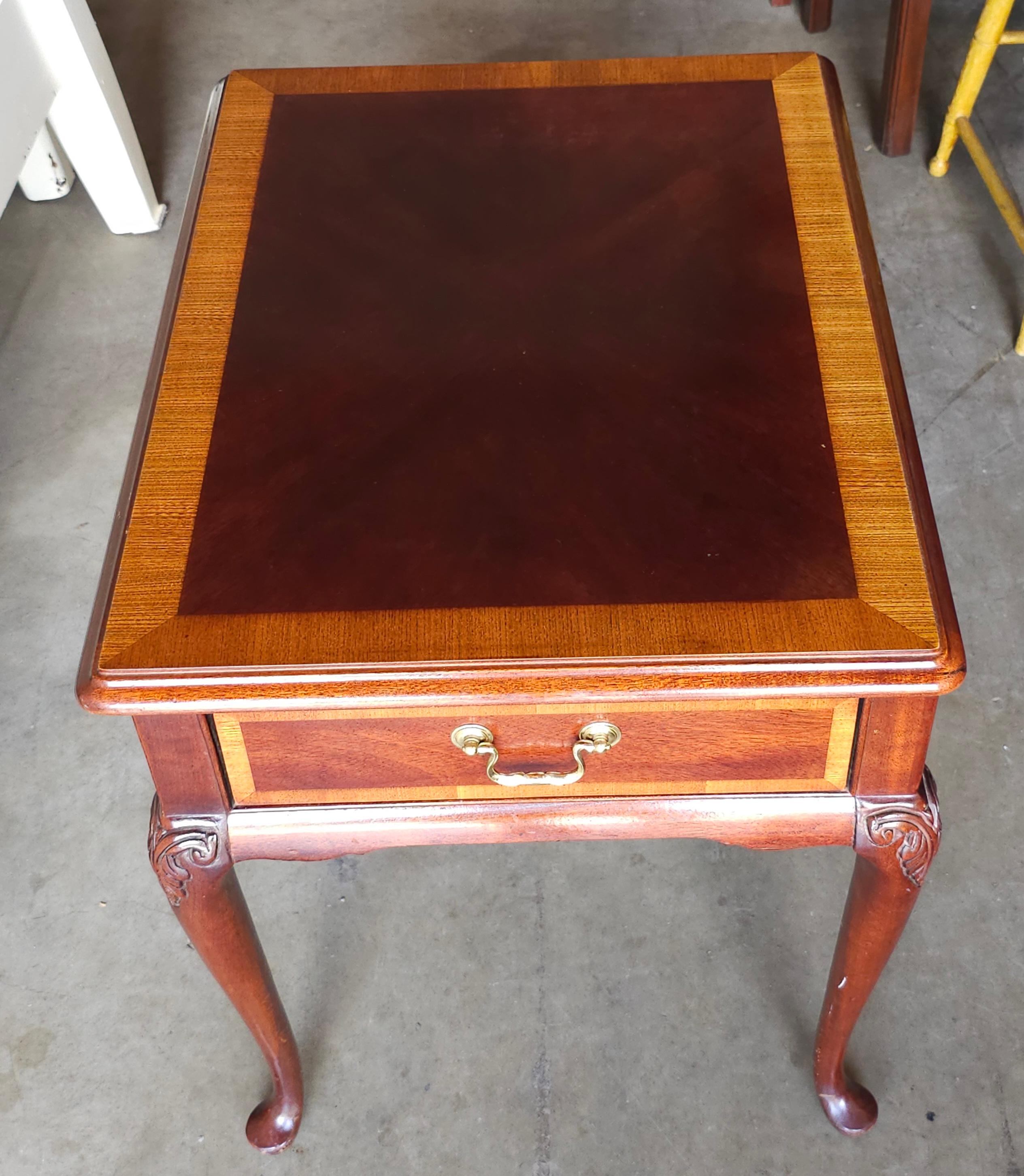 Thomasville Queen Anne Stil Satinholz Intarsien Mahagoni Beistelltisch im Angebot 6