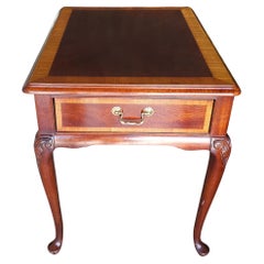 Mesa auxiliar Thomasville de caoba satinada estilo Queen Anne