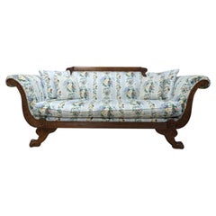 Camelback-Sofa im Regency-Stil aus geschnitztem Mahagoni von Thomasville