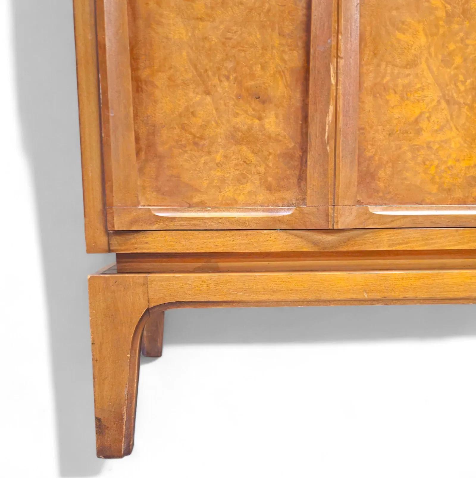 Thomasville Sculptural 'Acrhed' Pair of Nightstands End Tables Walnut Olive Burl 1