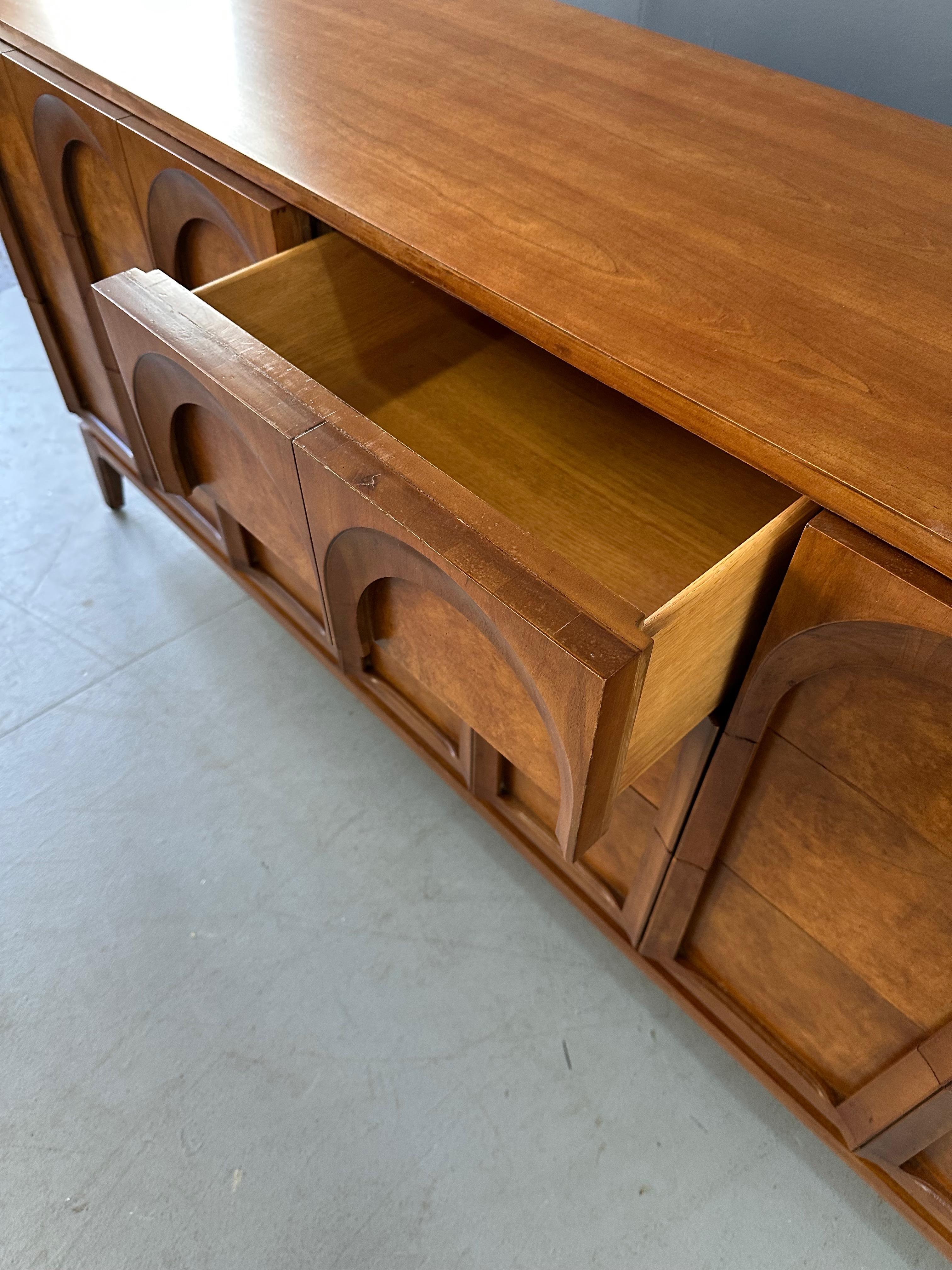 Mid-20th Century Thomasville Sculptural 'Arched' 9 Drawer Dresser Walnut, Olive Burl Mid Century