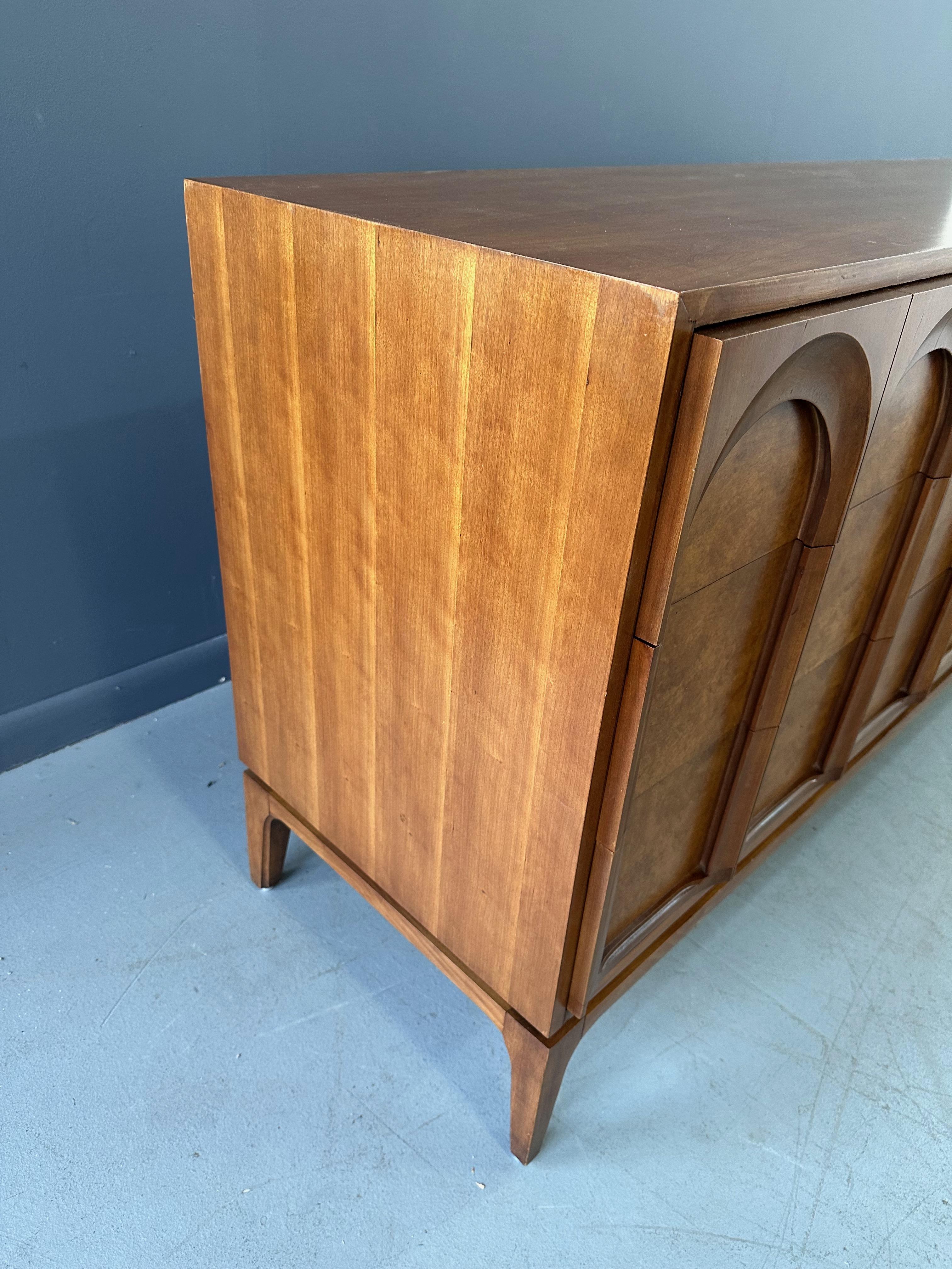 Thomasville Sculptural 'Arched' 9 Drawer Dresser Walnut, Olive Burl Mid Century 1