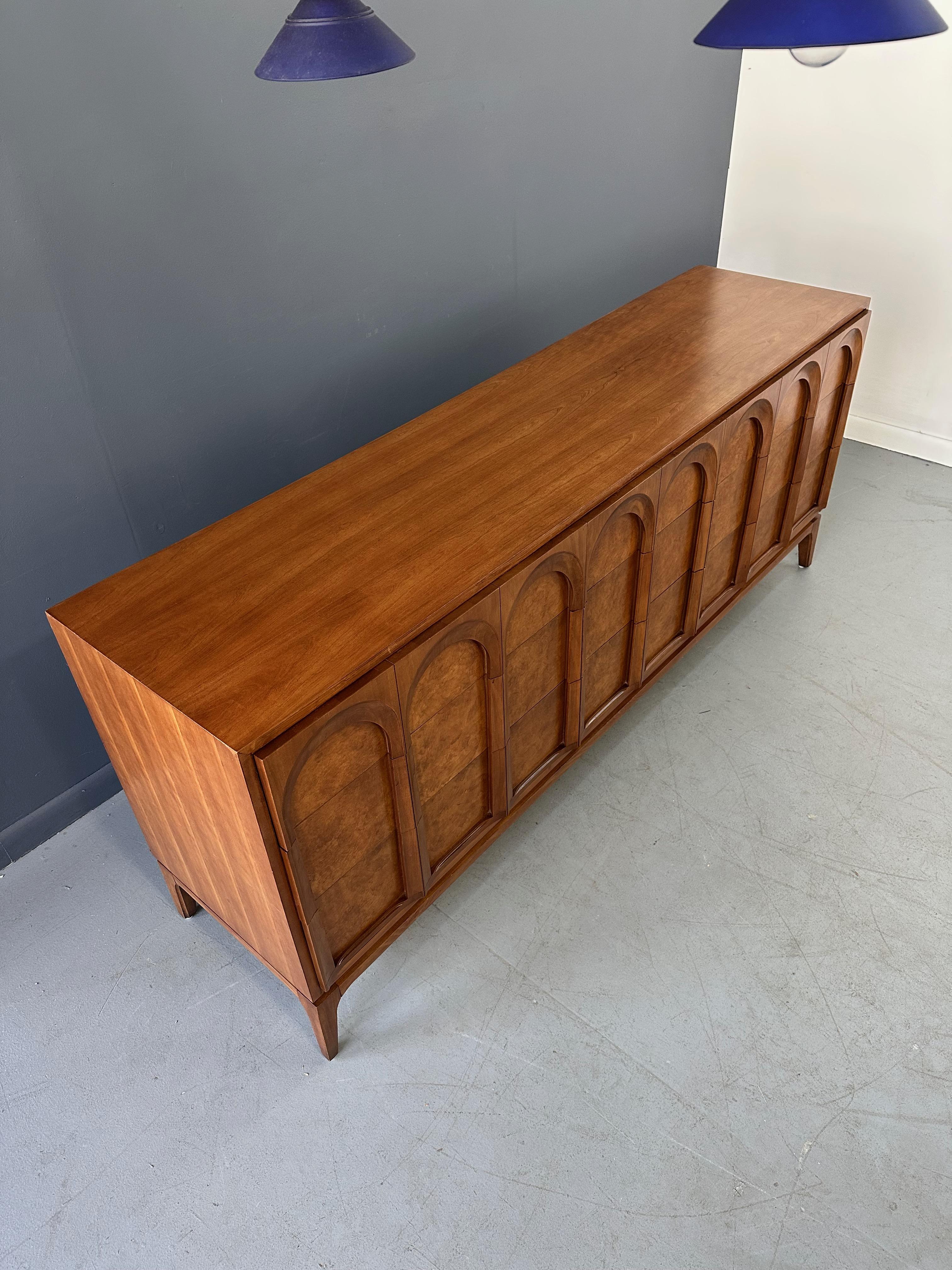 Thomasville Sculptural 'Arched' 9 Drawer Dresser Walnut, Olive Burl Mid Century 2