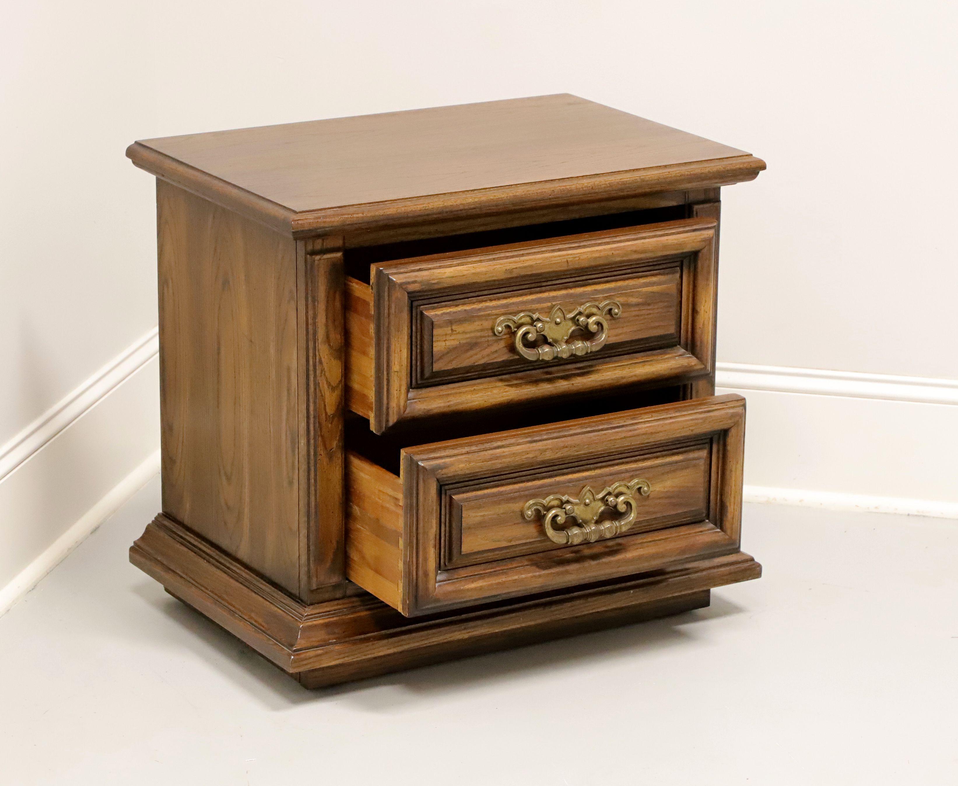 American THOMASVILLE Segovia Spanish Mediterranean Oak Nightstand