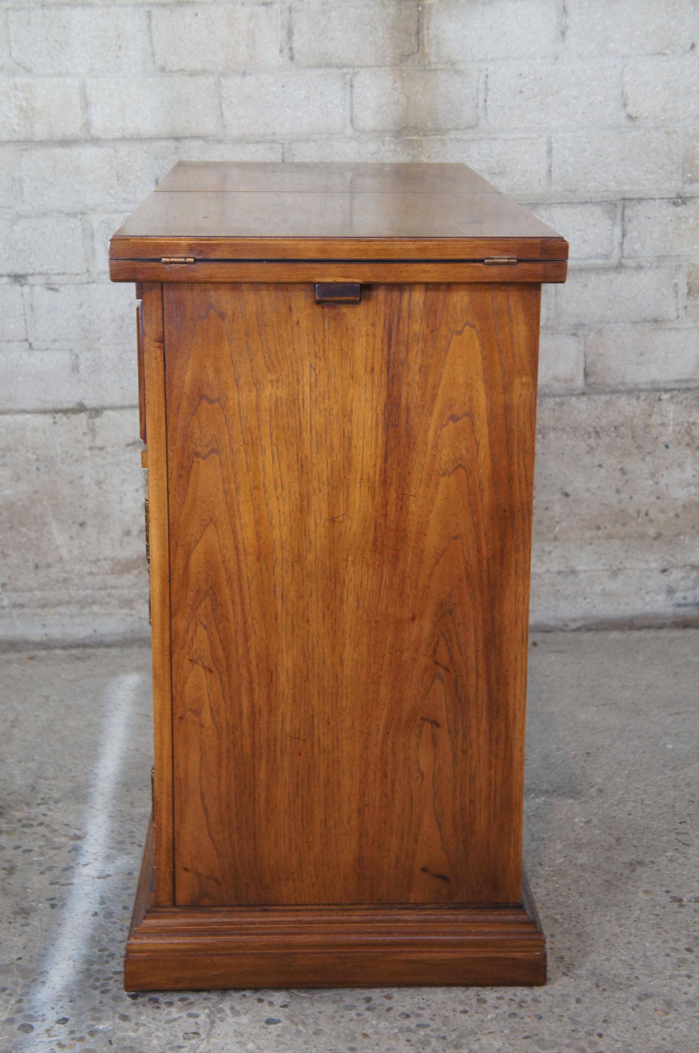 Laminate Thomasville Walnut & Ash Burl Rolling Buffet Flip Top Server Sideboard Cabinet