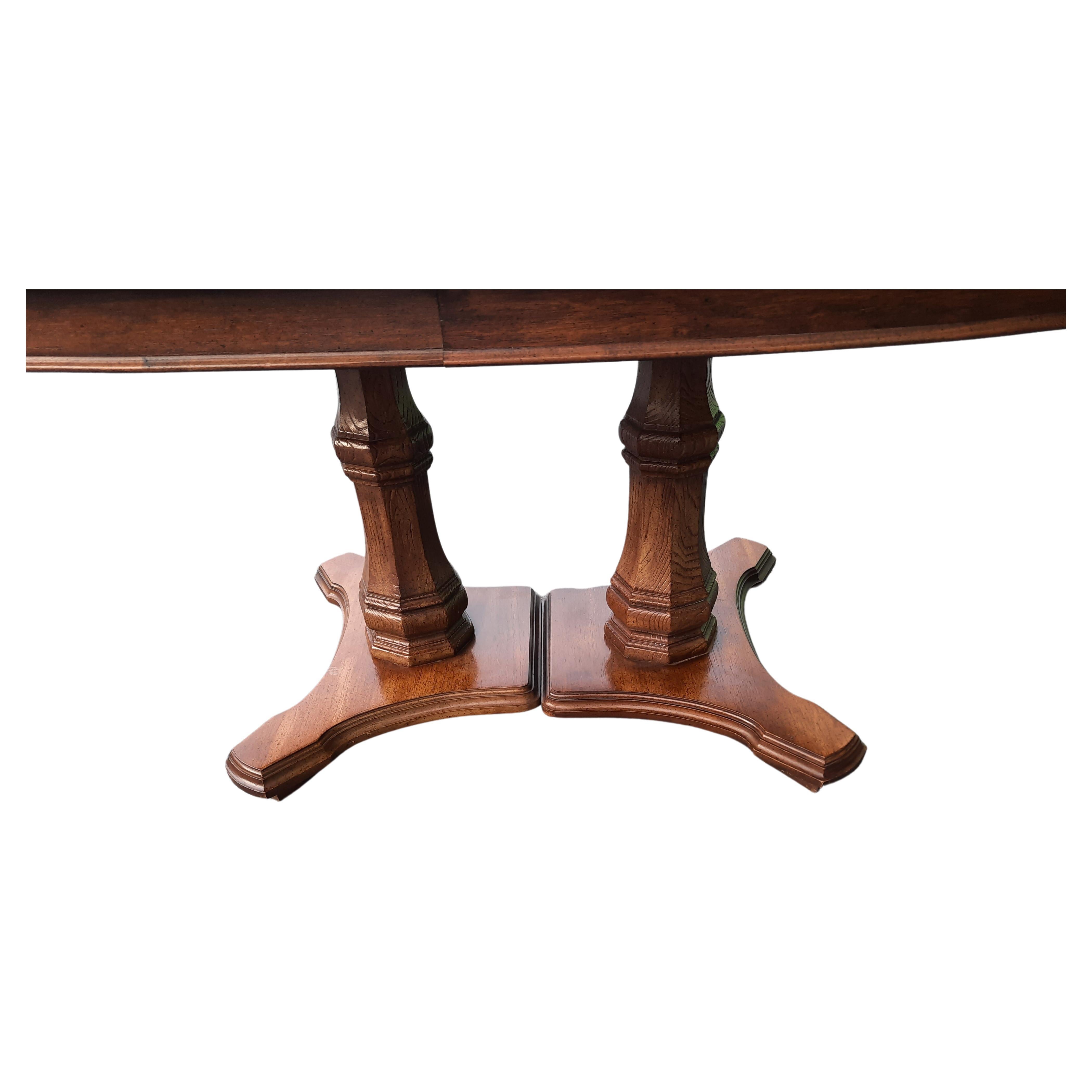 thomasville pedestal dining table