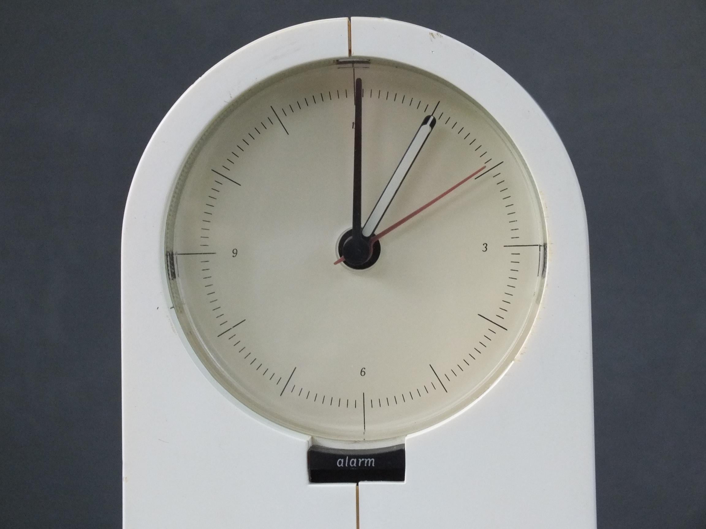 italien Thomson prod. L'horloge radio coo par Pilippe Starck design, année 1994 en vente