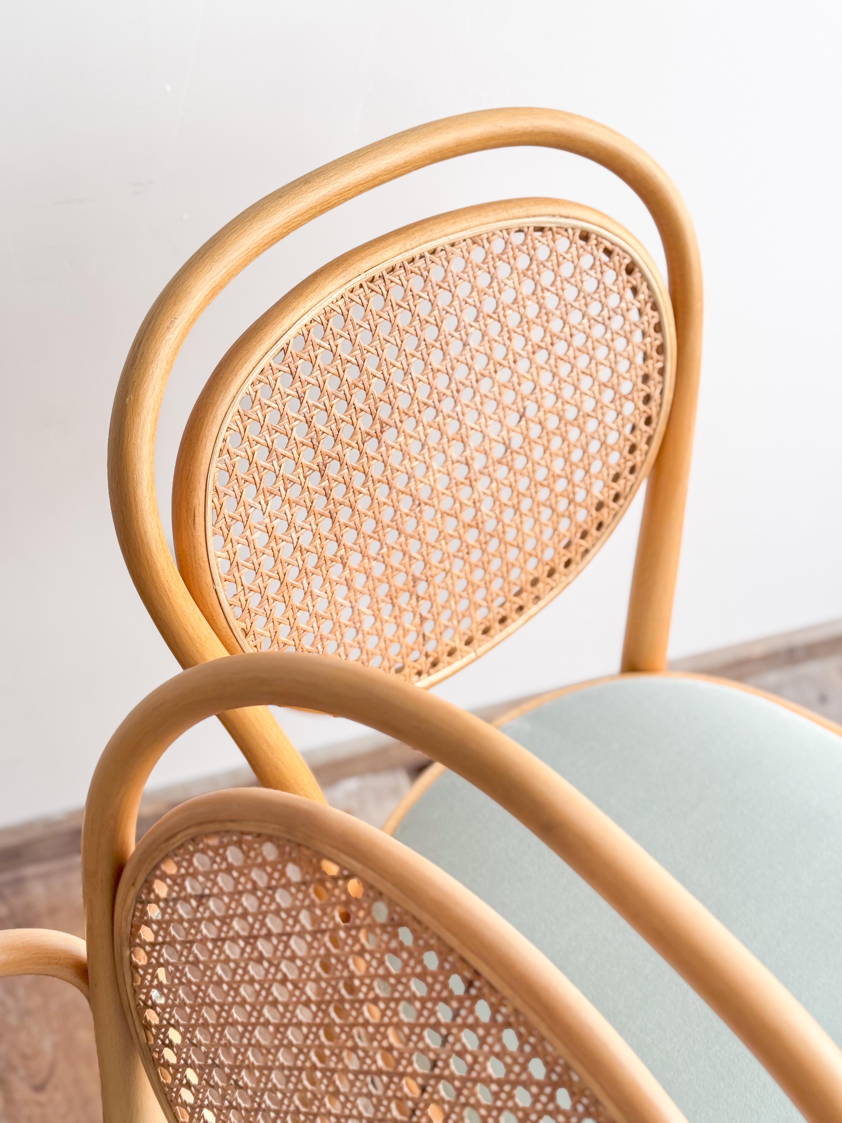 Thonet 215 P Poltroncine in legno di faggio con rivestimento in velluto, Germania, Set di 4 in vendita 7