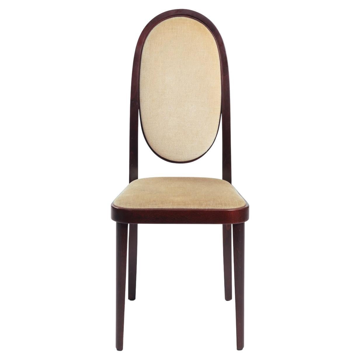 Very rare set of 4 Thonet chairs no.567 by Otto Prutscher for Café Heinrichshof, the Grand Cafe on the other side of the street of the State Opera that got destroyed in 1945.

This design dates from 1930s. These chairs are a very seldom seen