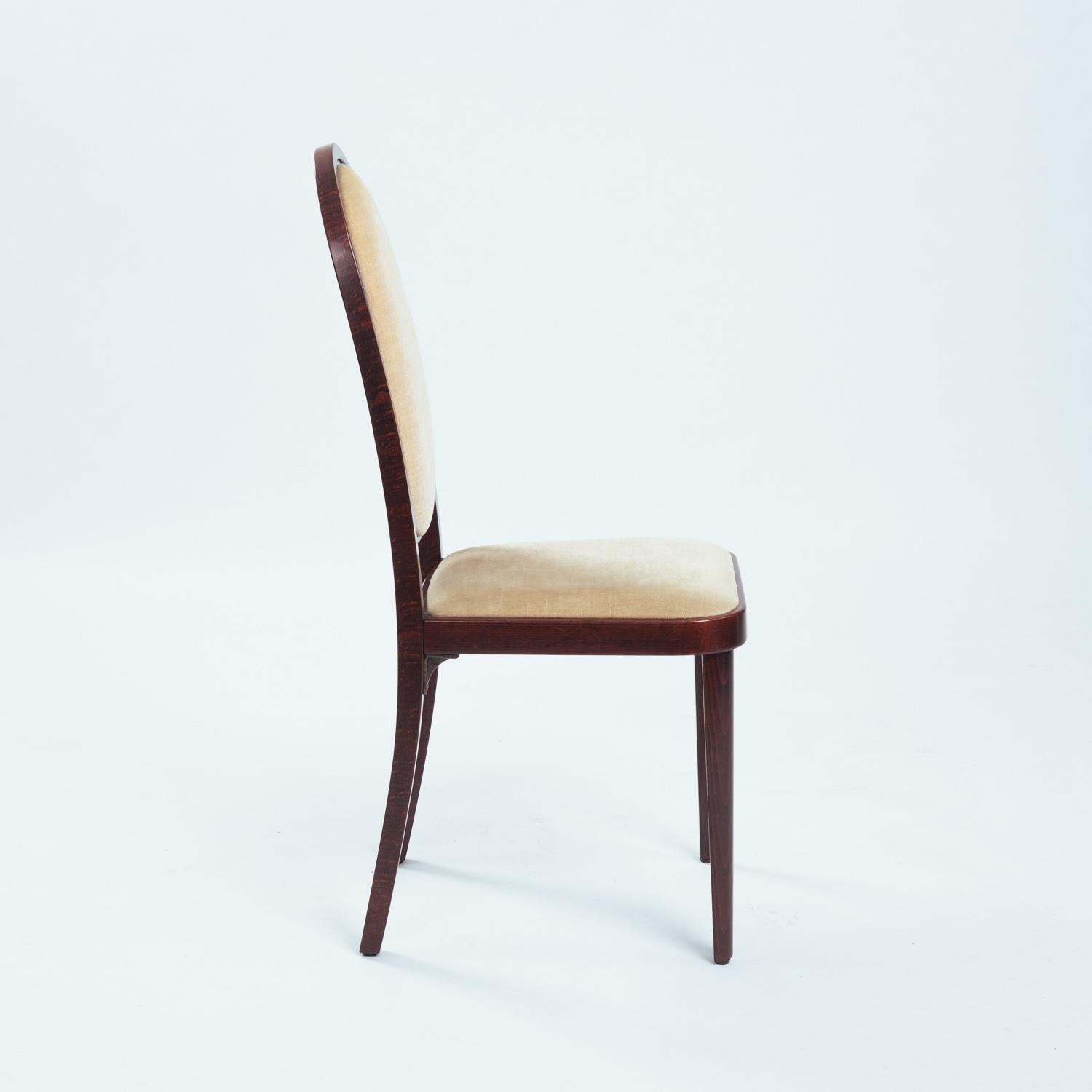 Thonet 567 jugendstil highback chairs with velvet upholstery by Otto Prutschler In Good Condition For Sale In Zevenaar, NL