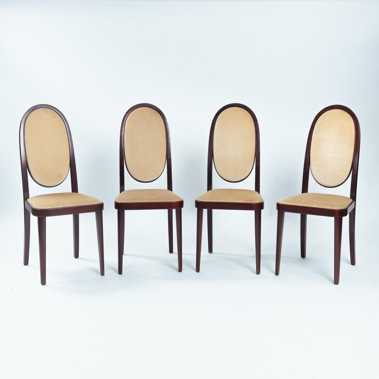 Thonet 567 jugendstil highback chairs with velvet upholstery by Otto Prutschler For Sale 1