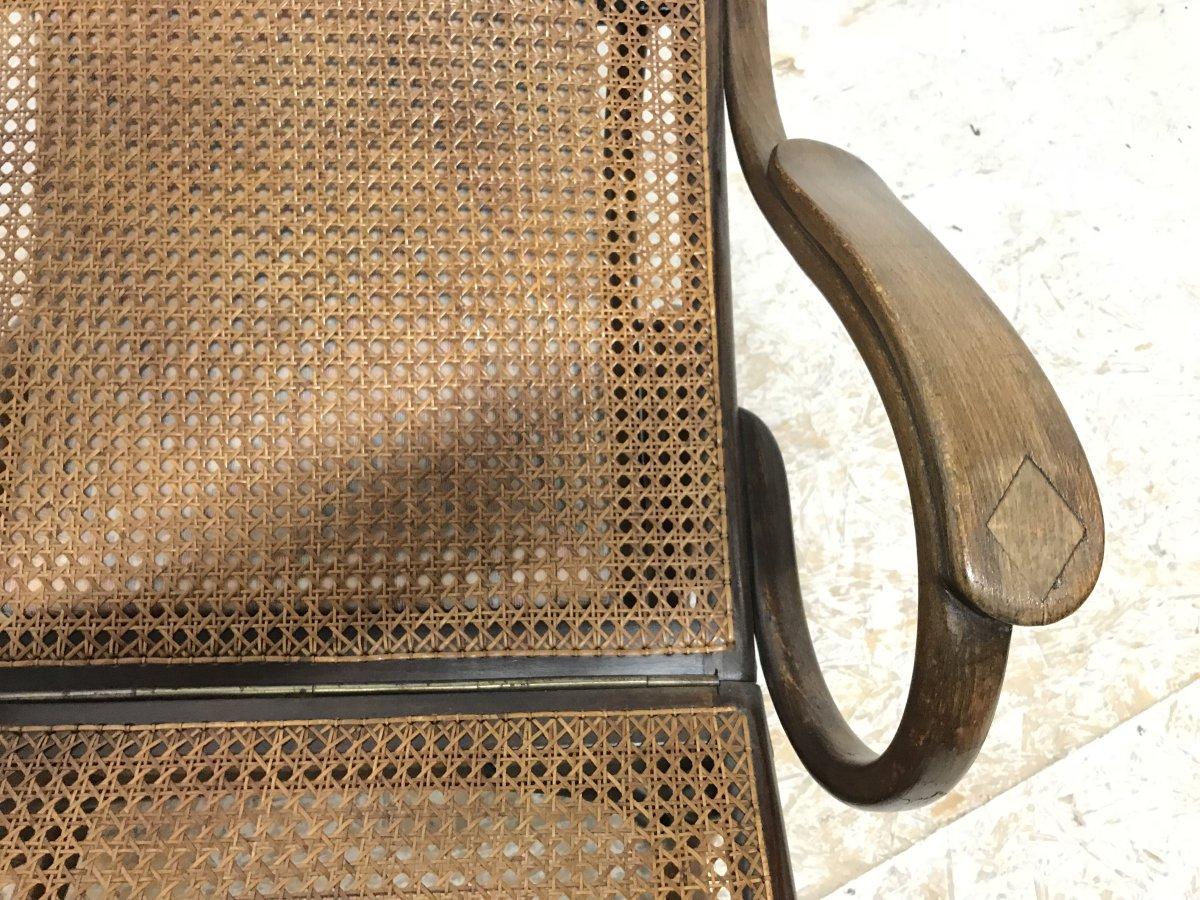 Thonet, ein Sessel aus Bugholz mit wunderbaren Schnörkeldetails und Schilfrohrarbeit im Angebot 5
