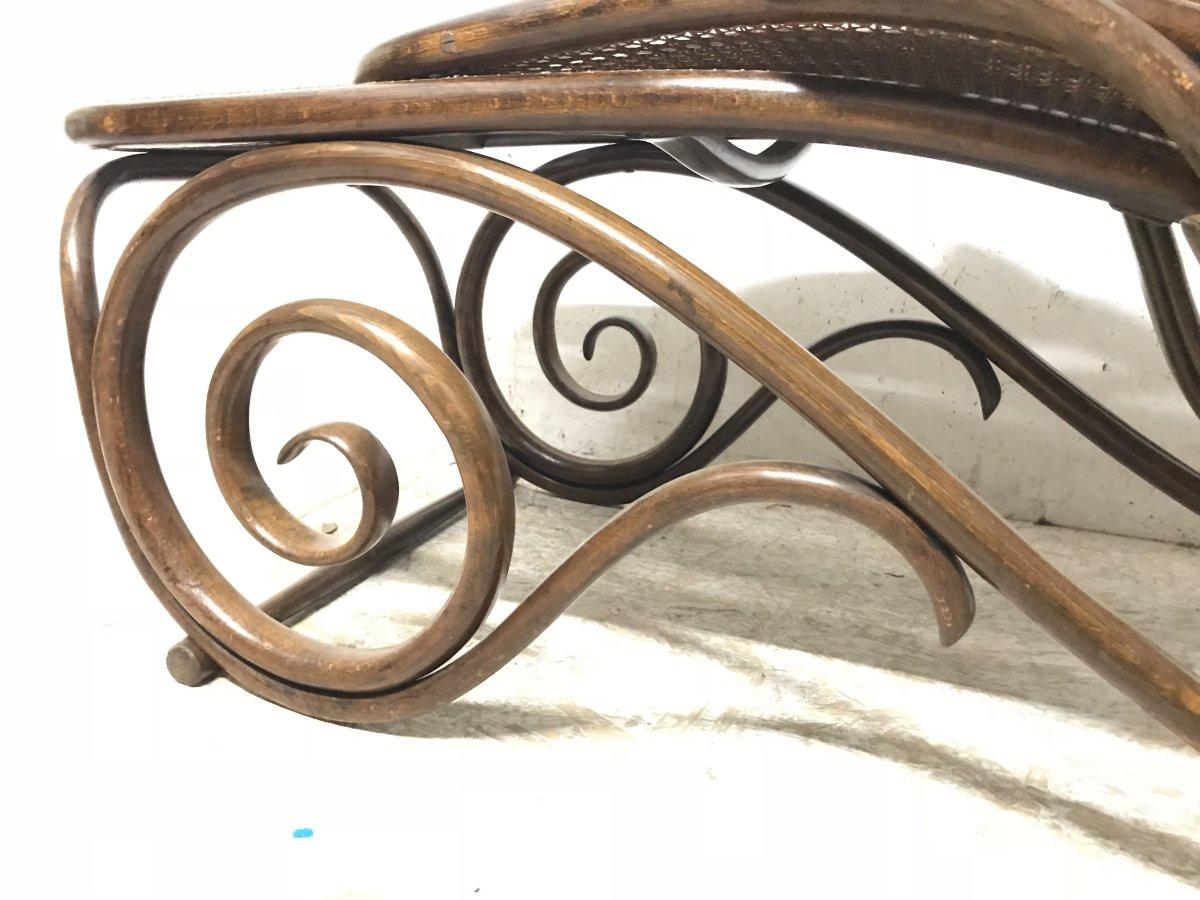 Thonet, a Bentwood Chaise Lounge with Wonderful Scroll Work Details & Cane Work For Sale 8
