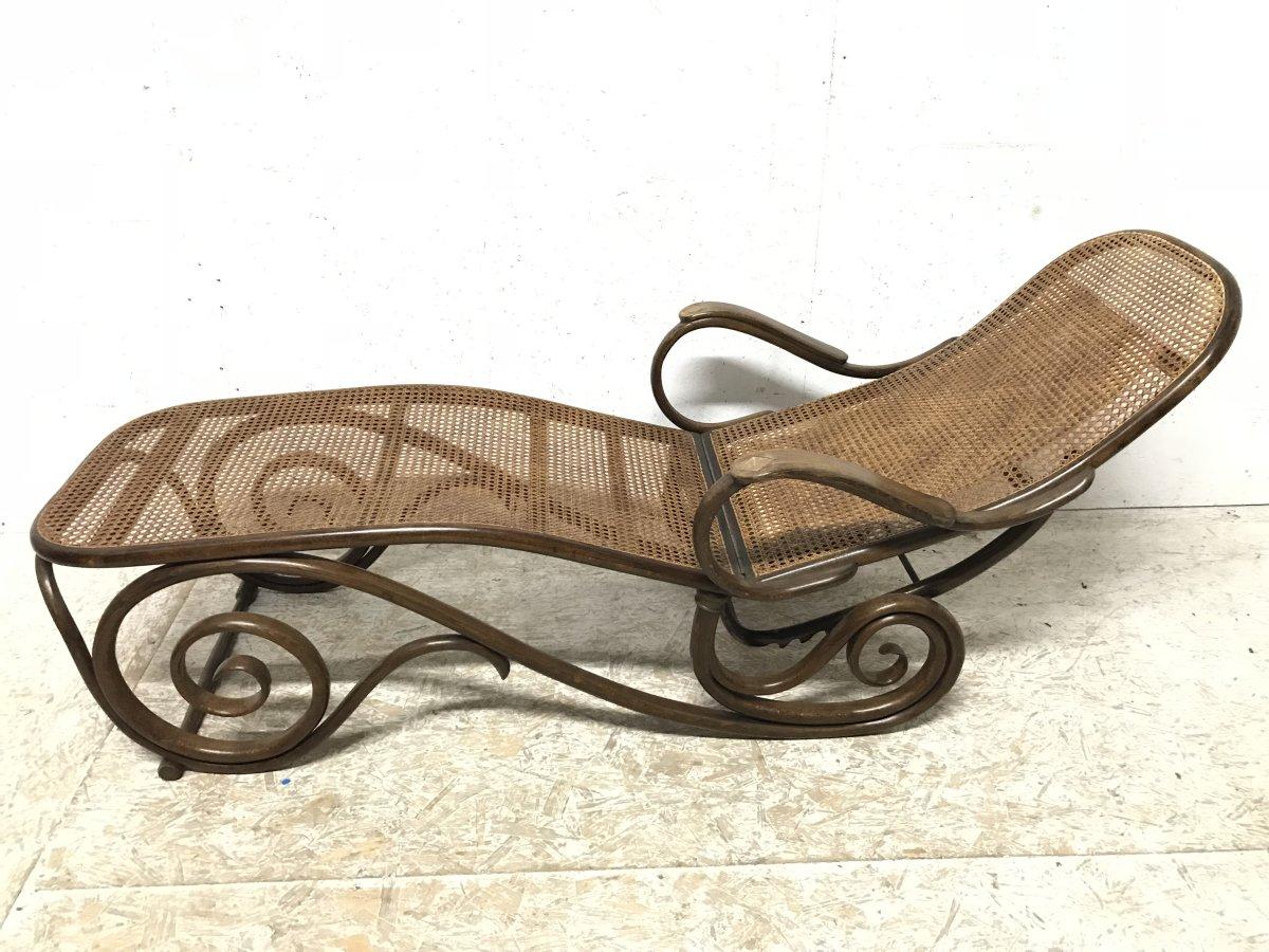 French Thonet, a Bentwood Chaise Lounge with Wonderful Scroll Work Details & Cane Work For Sale