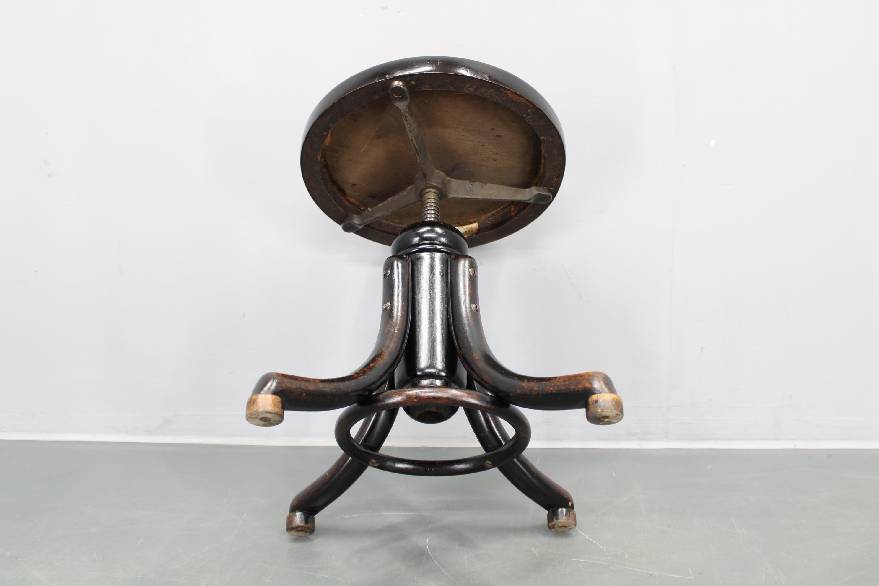 Thonet Verstellbarer Klavierhocker aus Bugholz mit Ledersitz, Tschechoslowakei, 1930er Jahre im Angebot 2