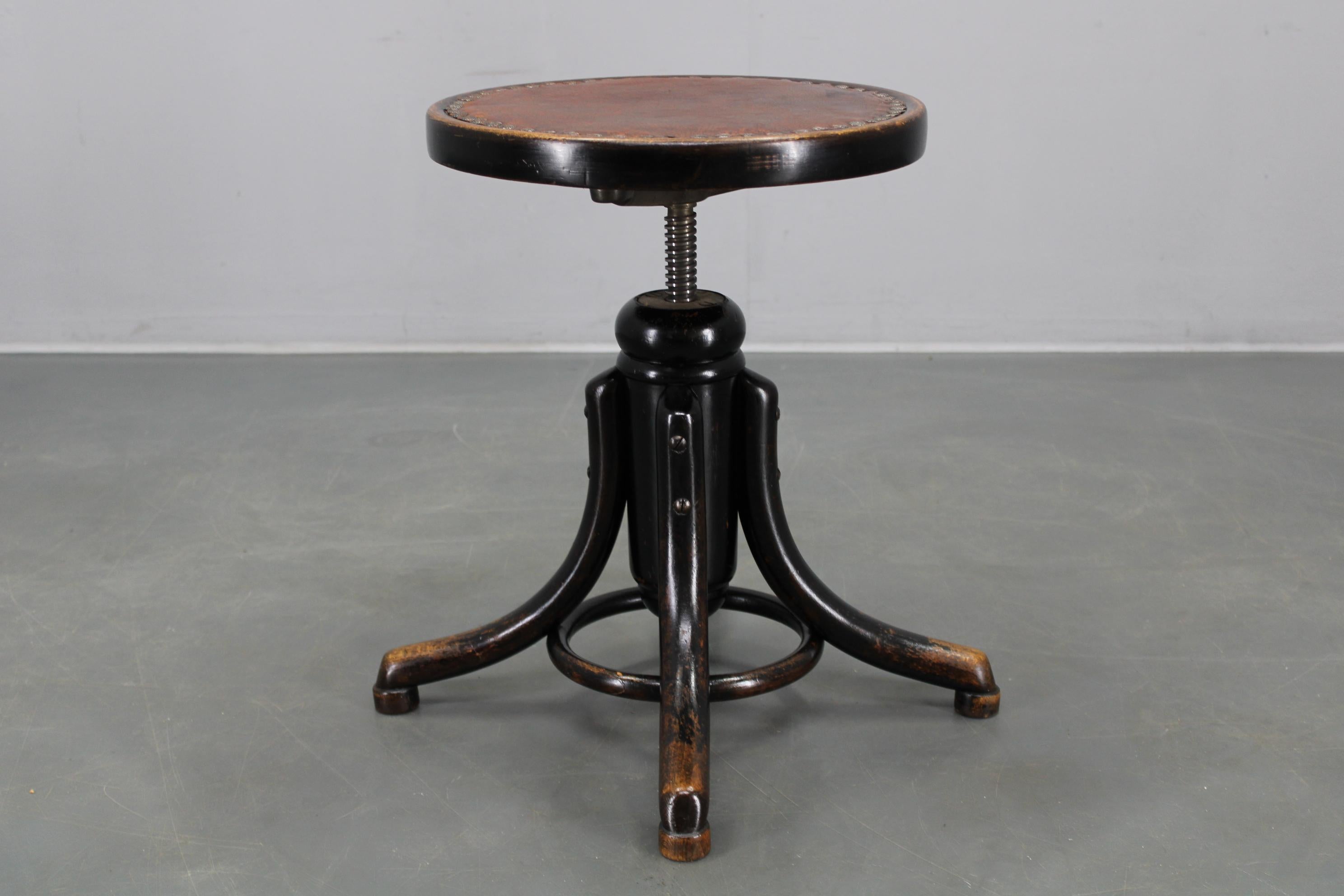 Thonet Verstellbarer Klavierhocker aus Bugholz mit Ledersitz, Tschechoslowakei, 1930er Jahre (Art déco) im Angebot