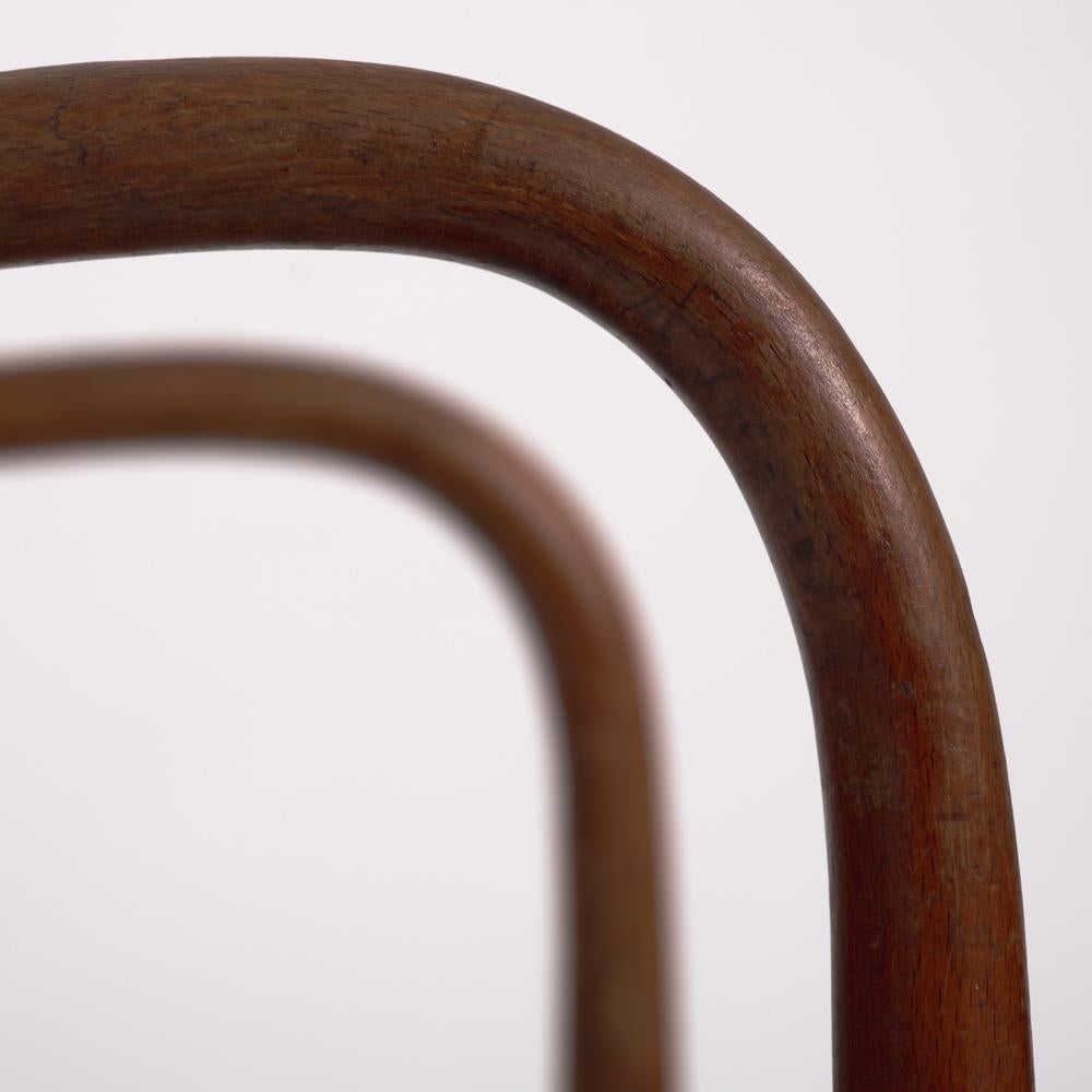 Michael Thonet antiker Kinderstuhl, 2er-Set im Angebot 3